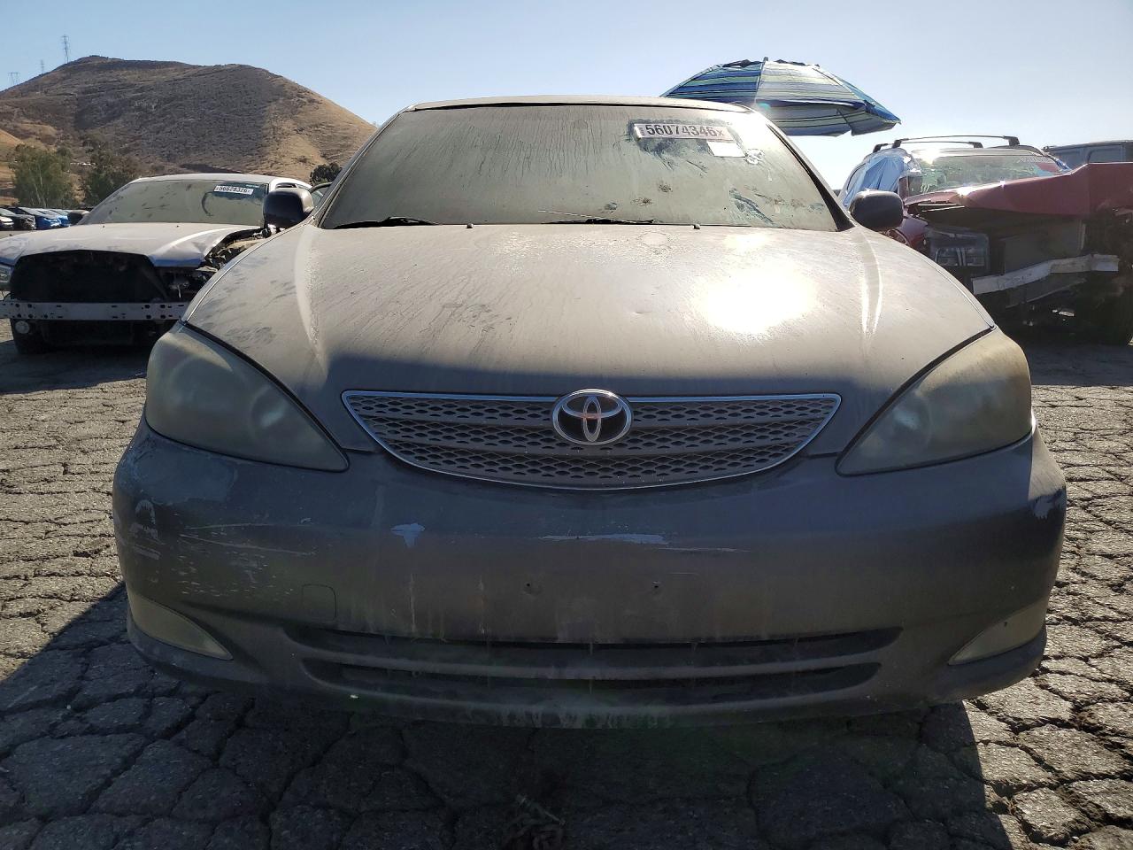 2002 Toyota Camry Gray vin: JTDBE32K320106116