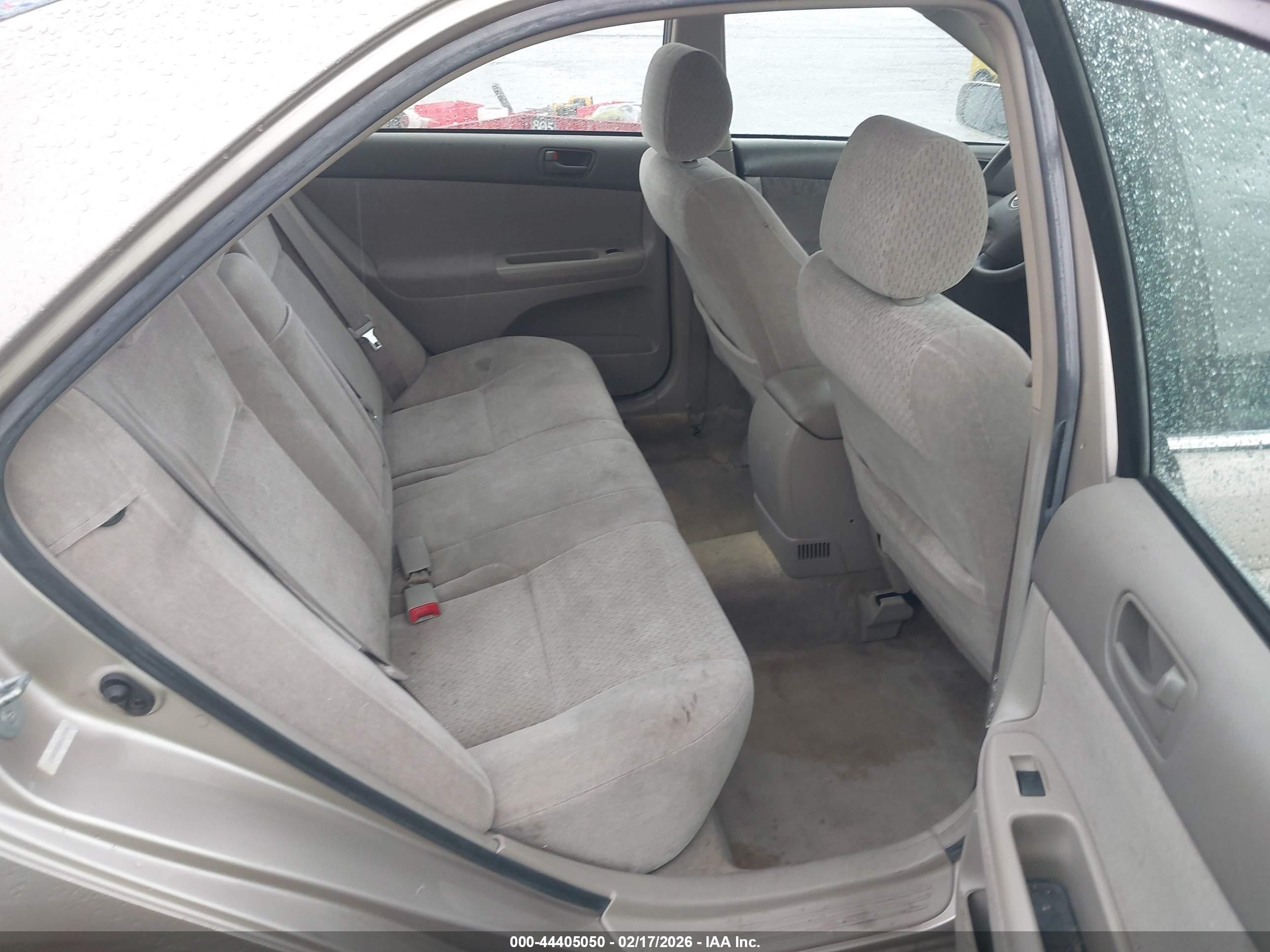 2002 Toyota Camry Le Beige vin: JTDBE32K320127970