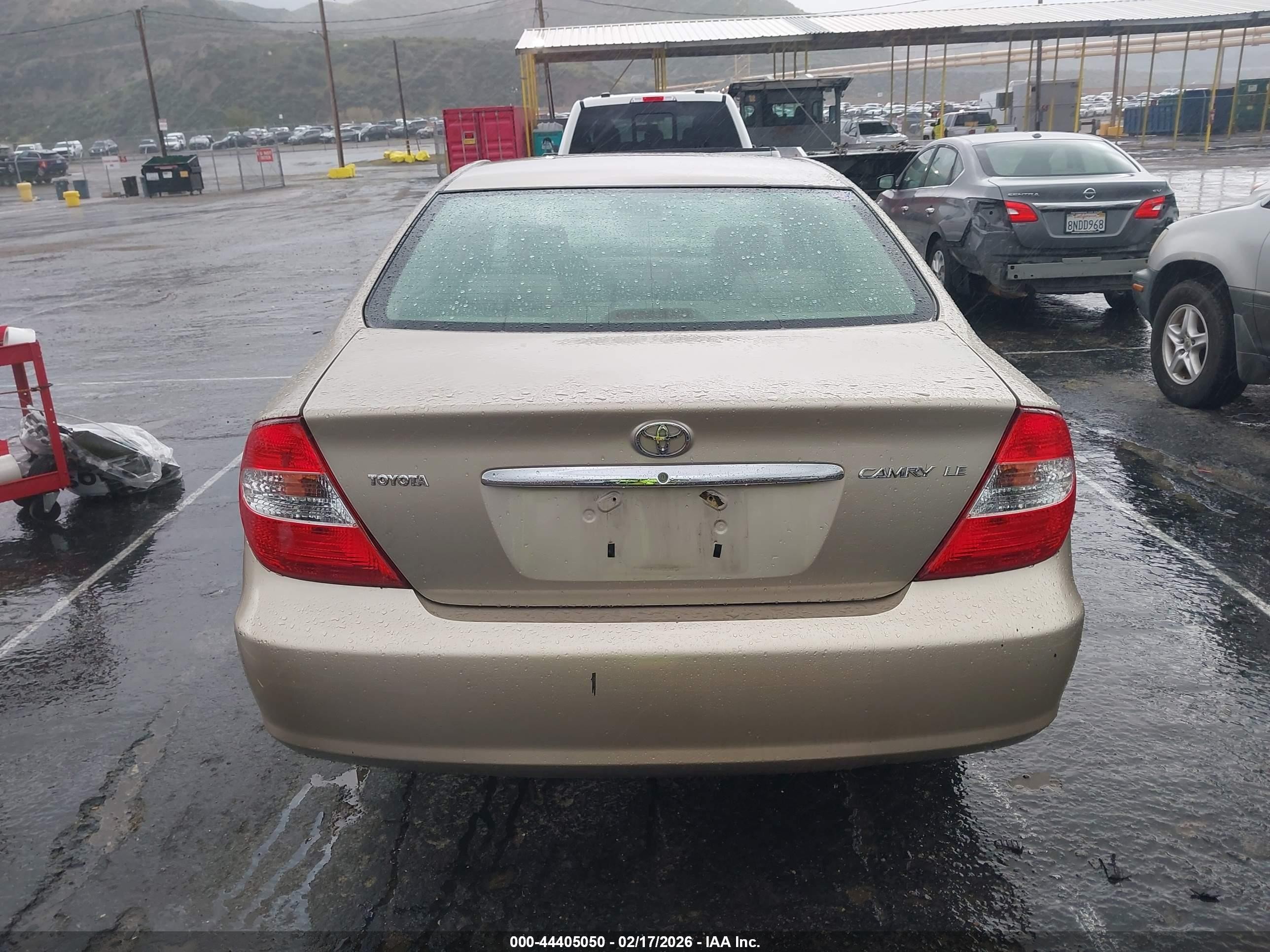 2002 Toyota Camry Le Beige vin: JTDBE32K320127970