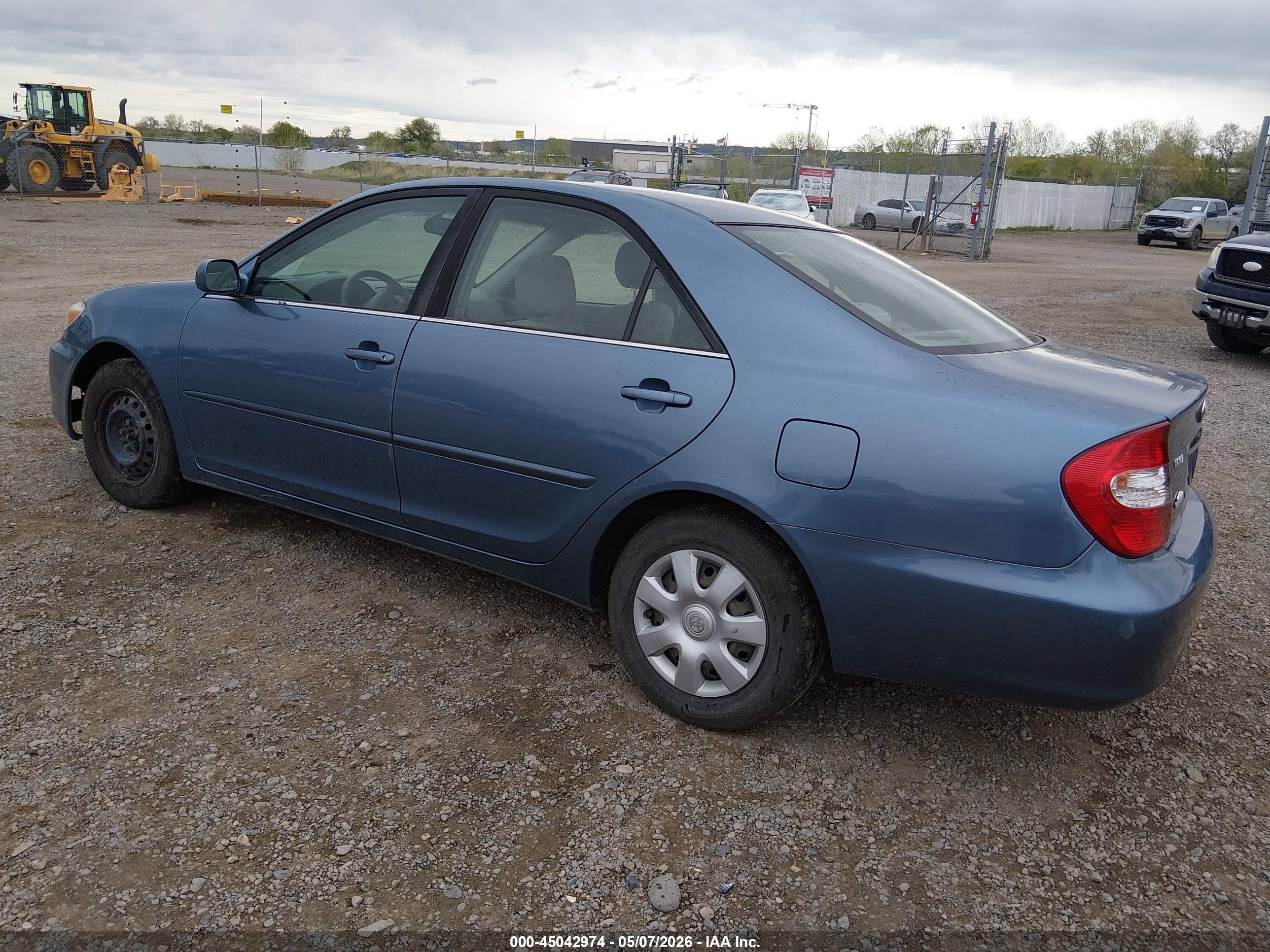 2003 Toyota Camry Le Light Blue vin: JTDBE32K330169685