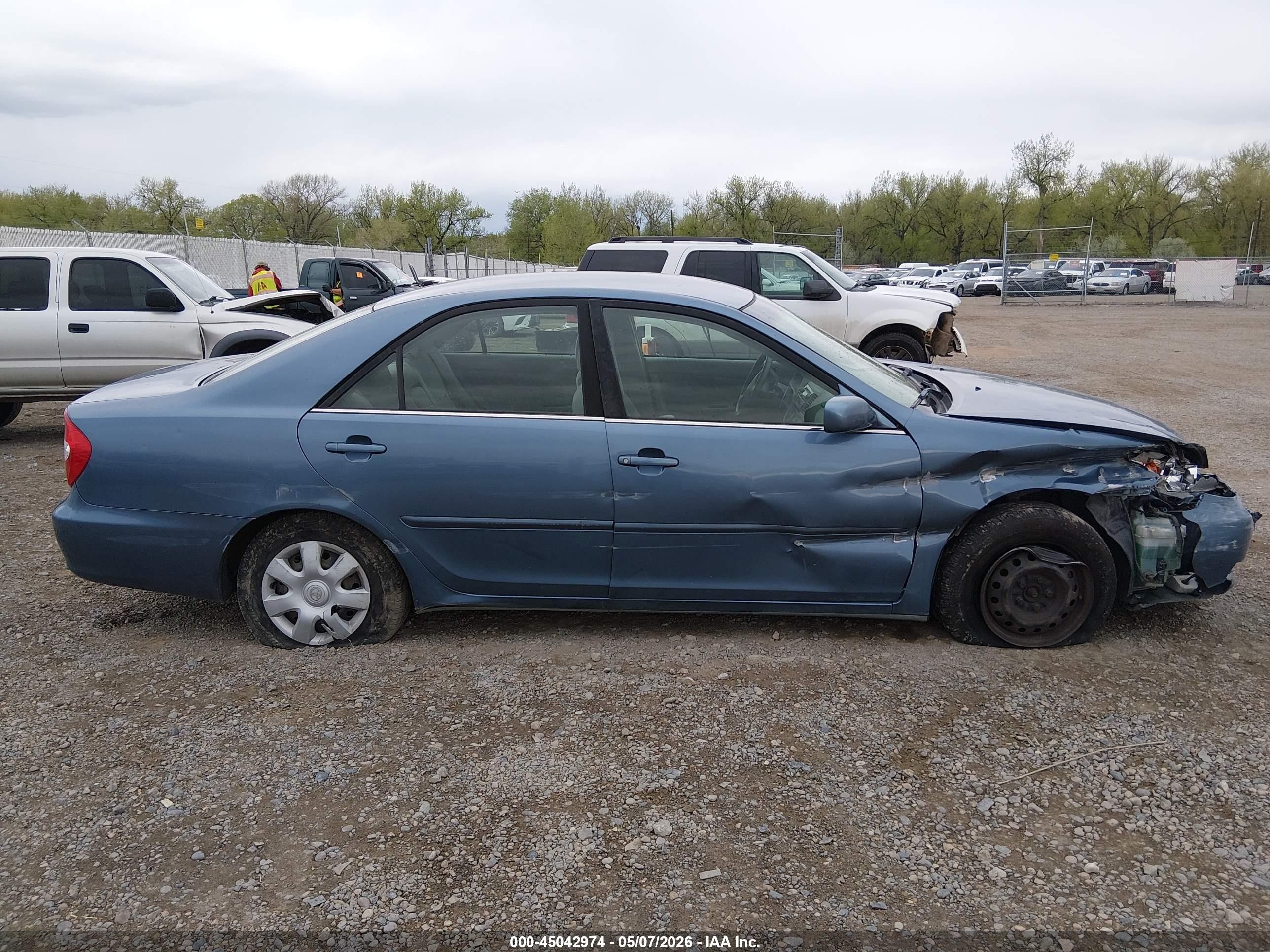 2003 Toyota Camry Le Light Blue vin: JTDBE32K330169685