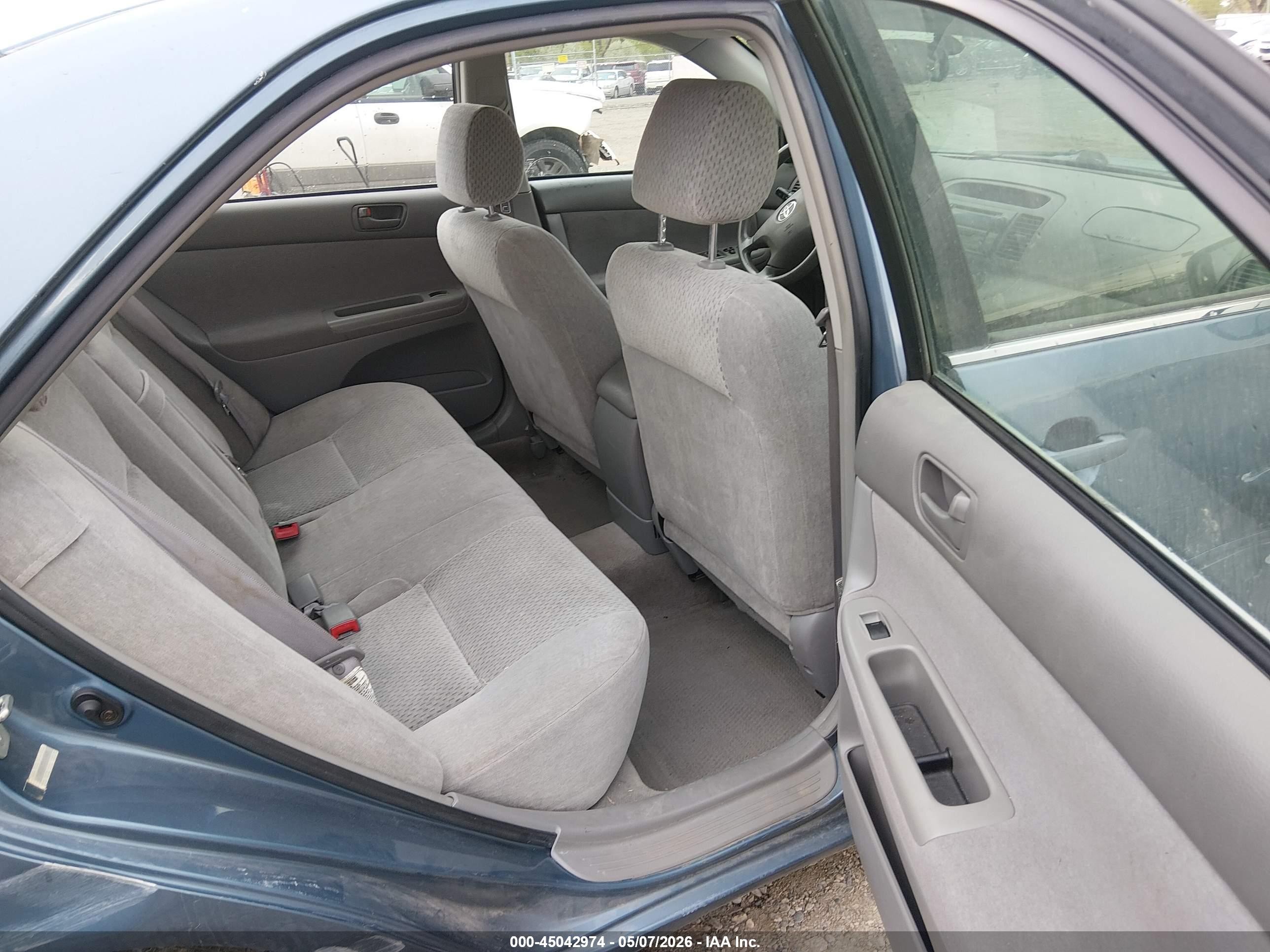 2003 Toyota Camry Le Light Blue vin: JTDBE32K330169685