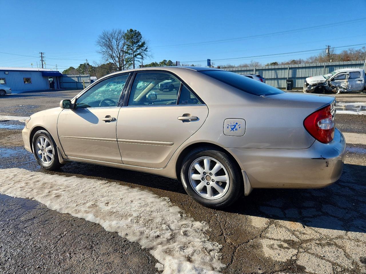 2004 Toyota Camry Le Tan vin: JTDBE32K340292579