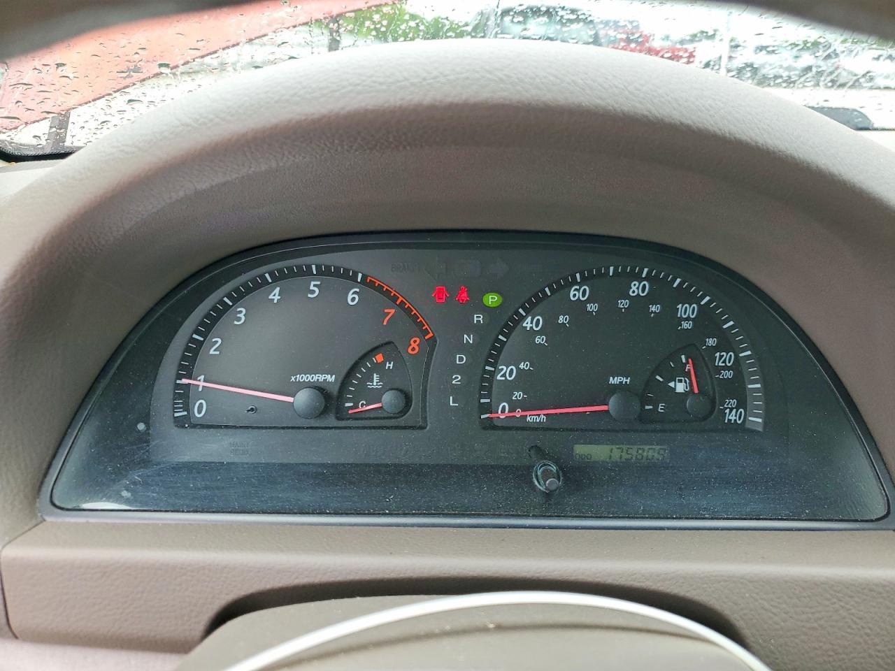 2004 Toyota Camry Le Maroon vin: JTDBE32K340299130