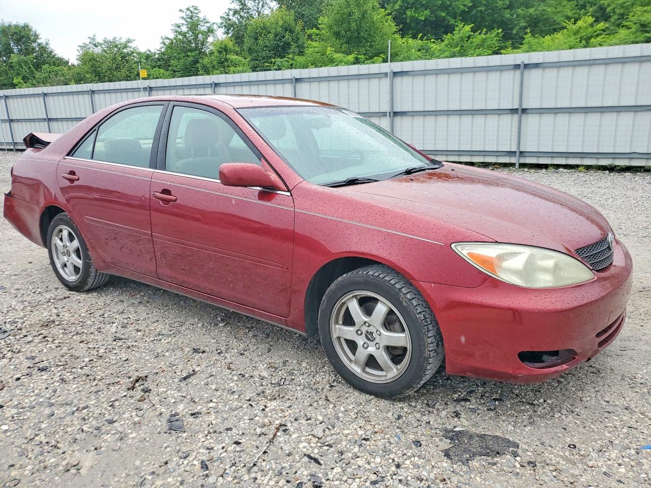 2004 Toyota Camry Le Maroon vin: JTDBE32K340299130