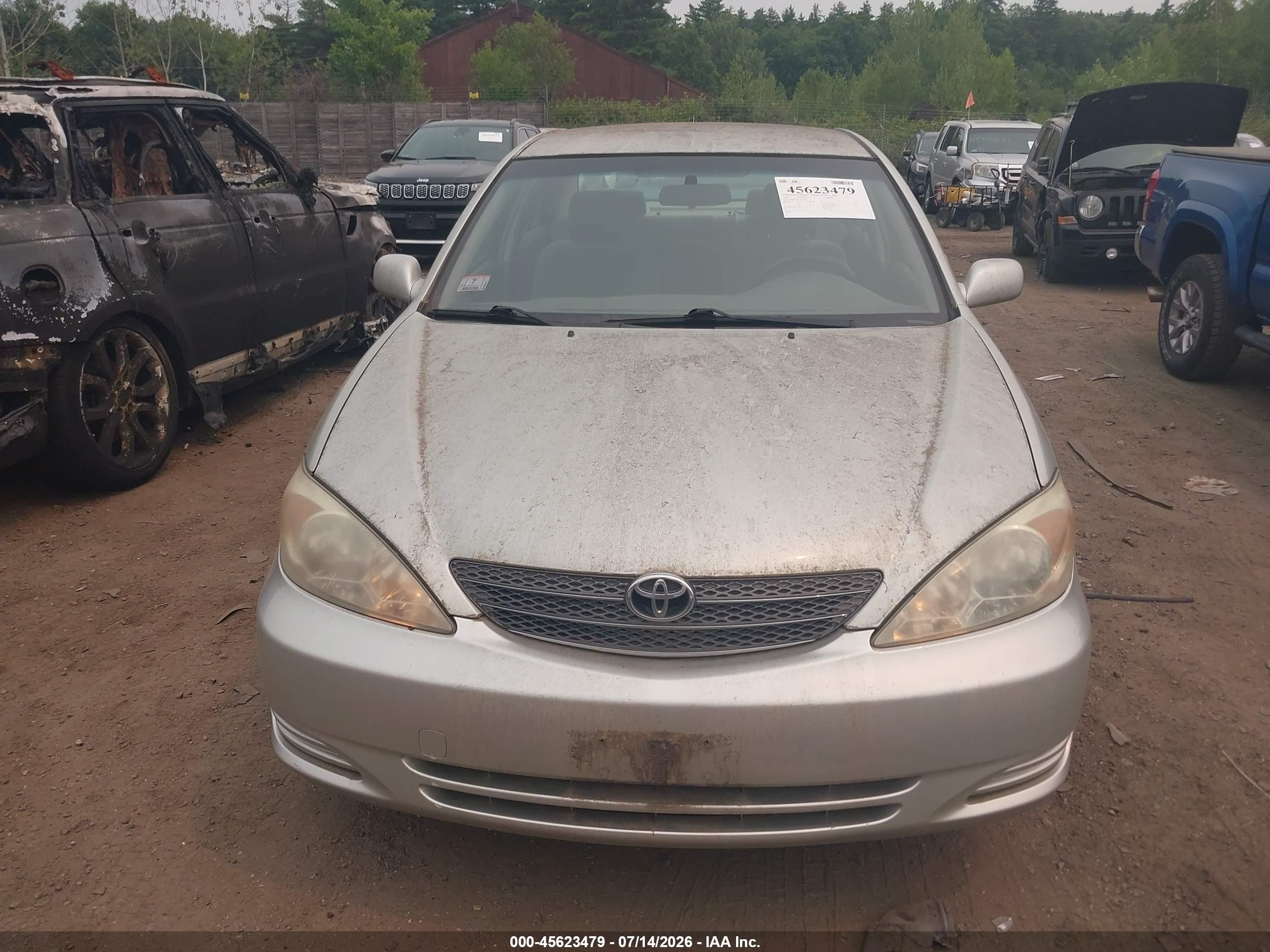 2002 Toyota Camry Le/xle Silver vin: JTDBE32K420041521