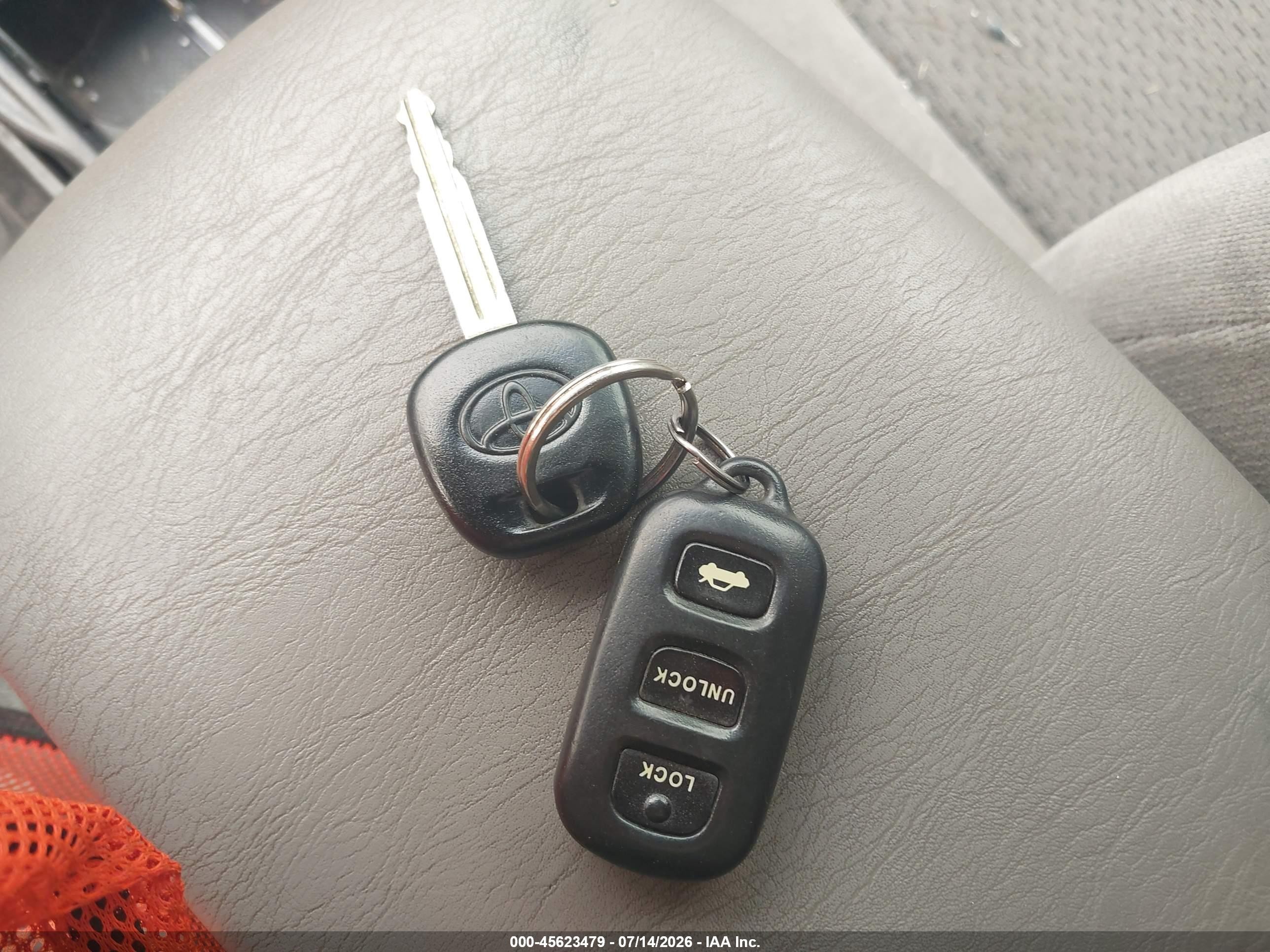 2002 Toyota Camry Le/xle Silver vin: JTDBE32K420041521