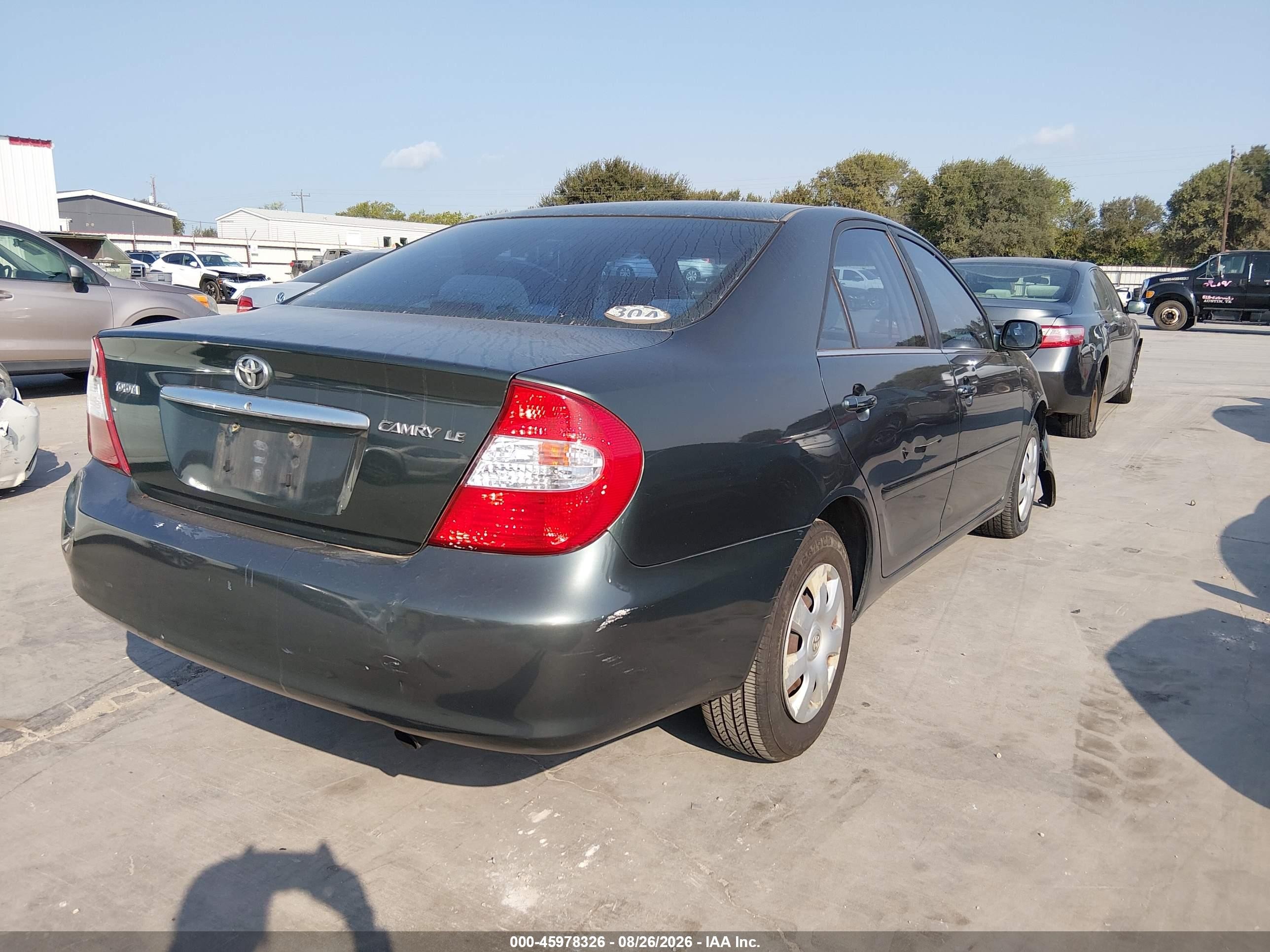 2002 Toyota Camry Le Green vin: JTDBE32K420079685