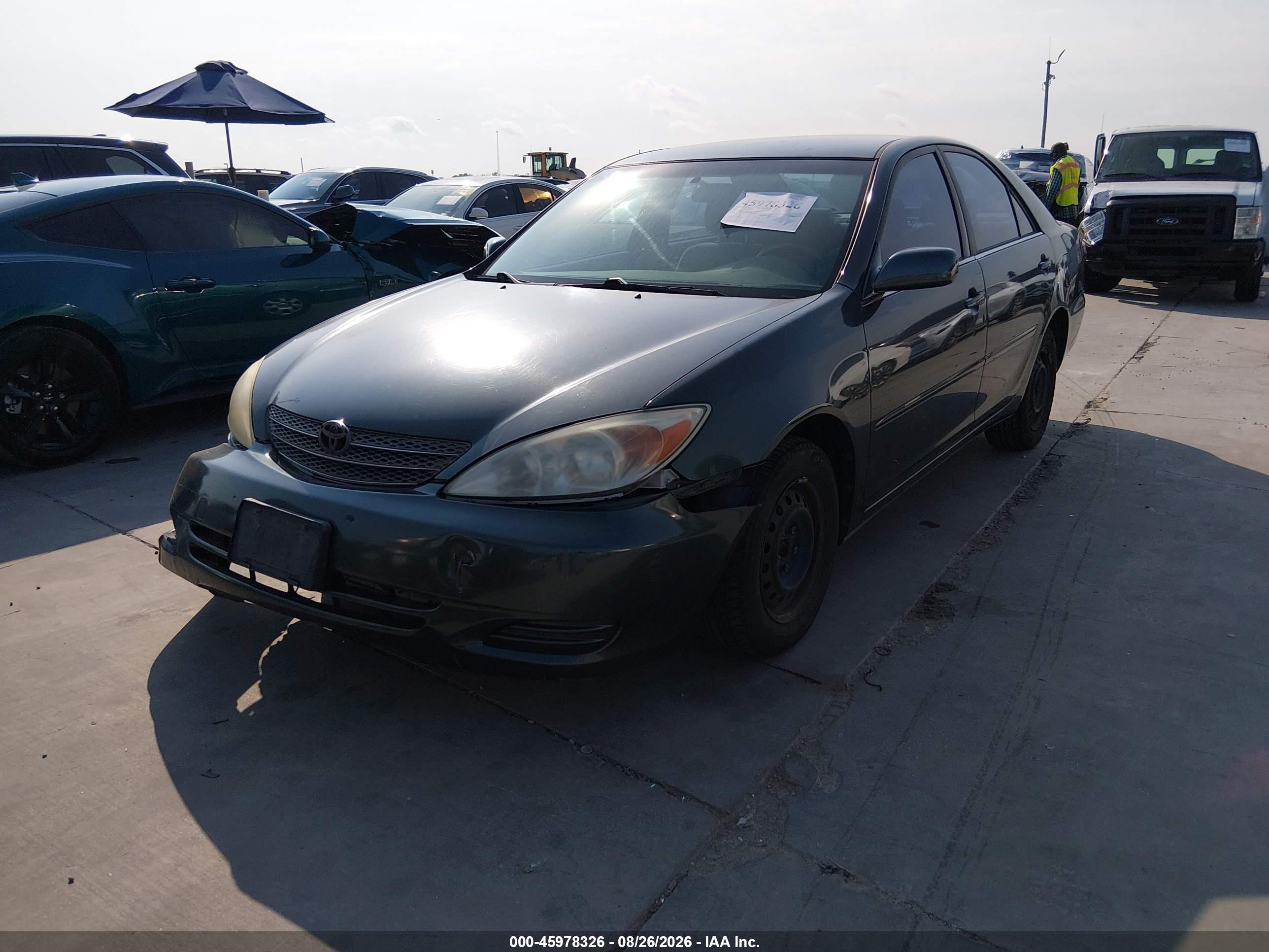 2002 Toyota Camry Le Green vin: JTDBE32K420079685