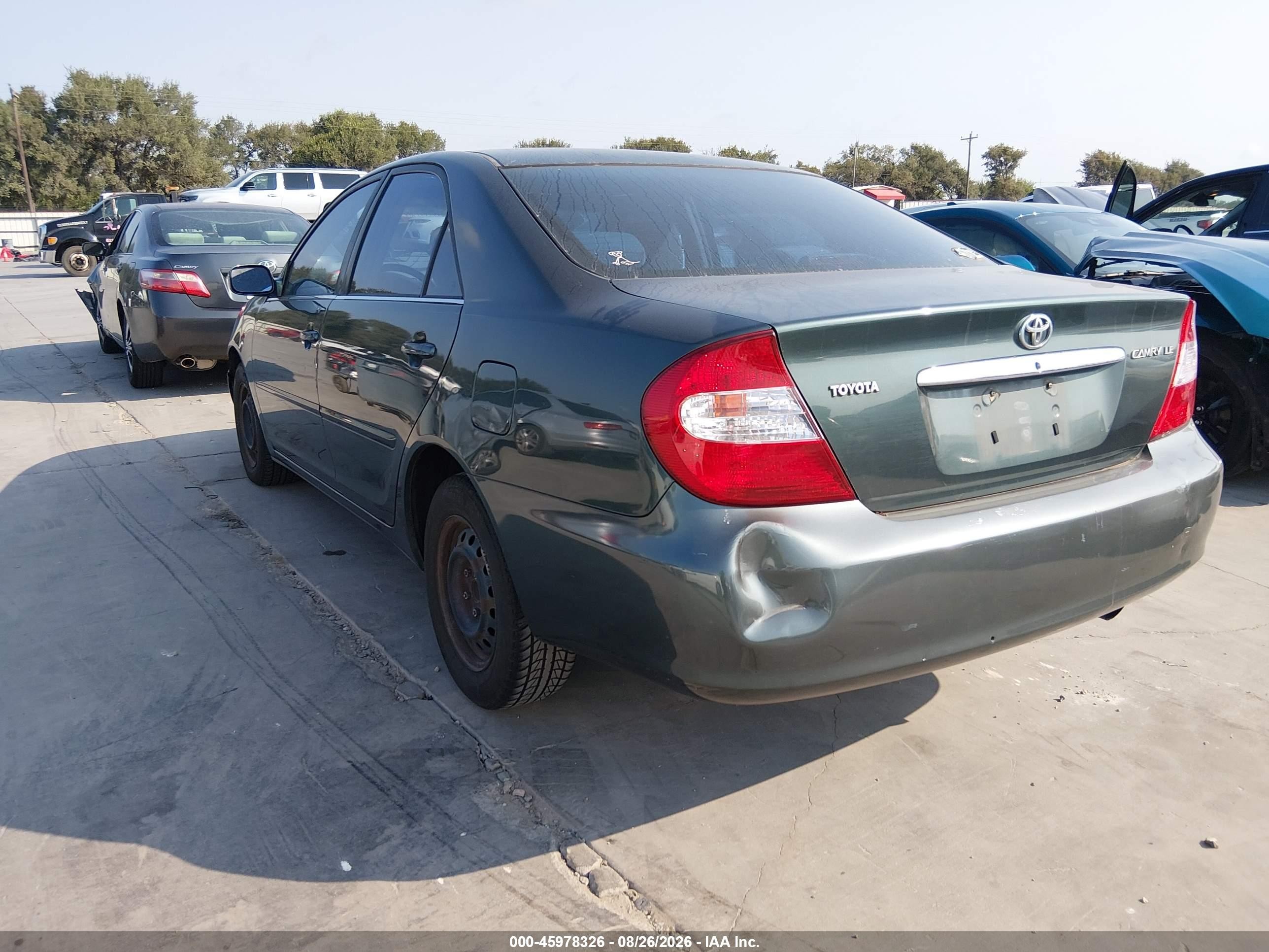 2002 Toyota Camry Le Green vin: JTDBE32K420079685