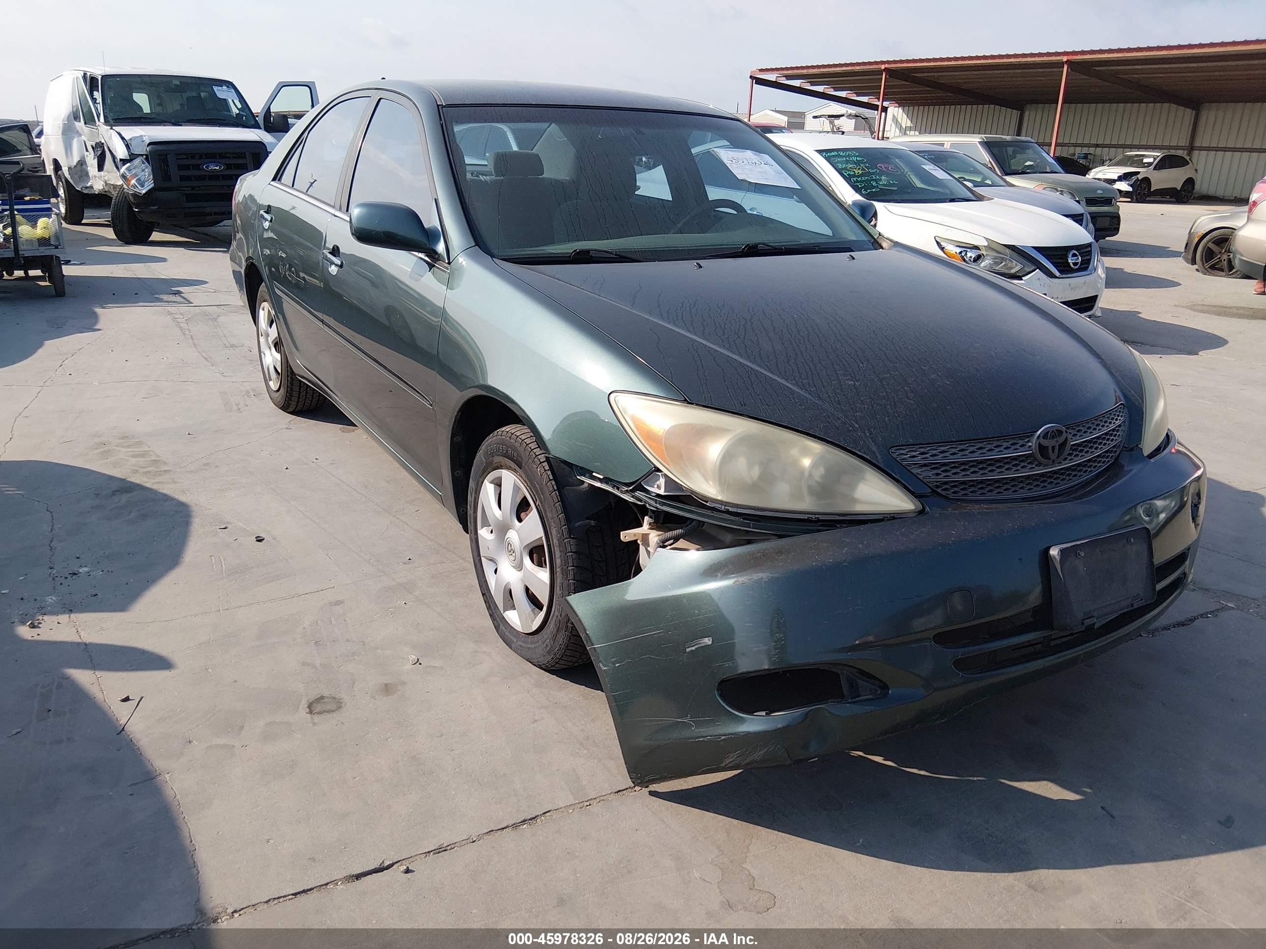 2002 Toyota Camry Le Green vin: JTDBE32K420079685