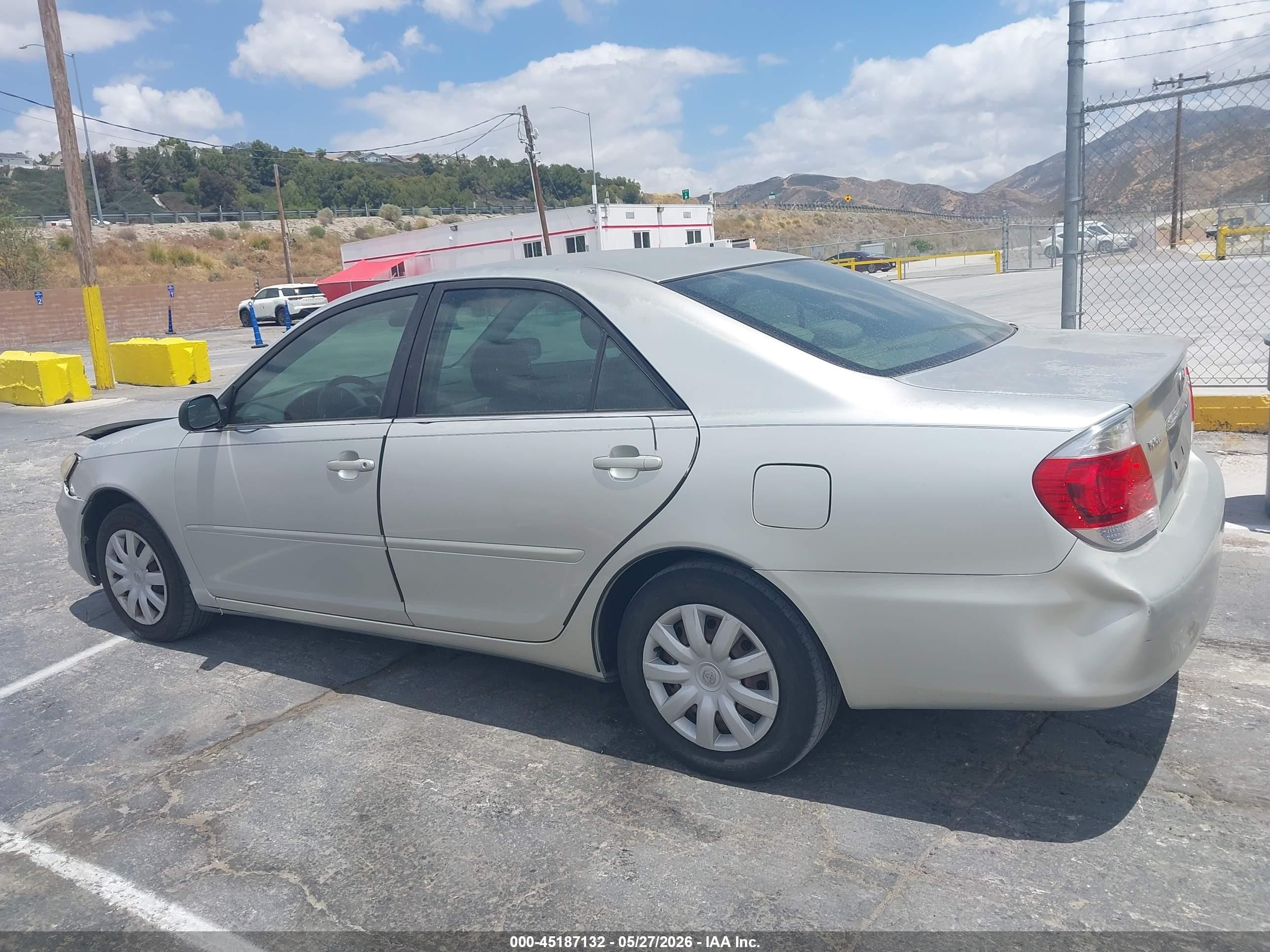 2005 Toyota Camry Std Silver vin: JTDBE32K450304031