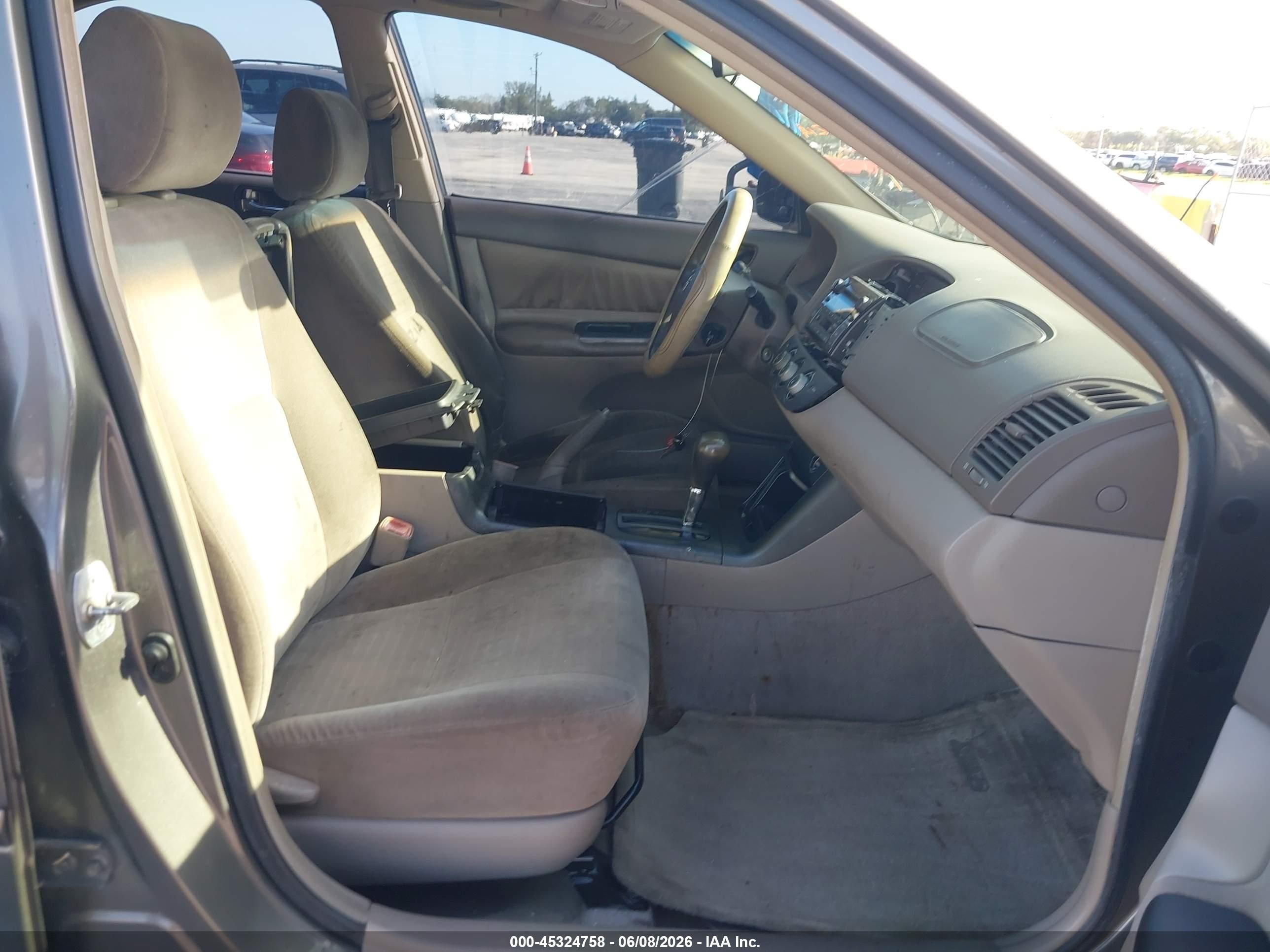 2006 Toyota Camry Le Серый vin: JTDBE32K463063877