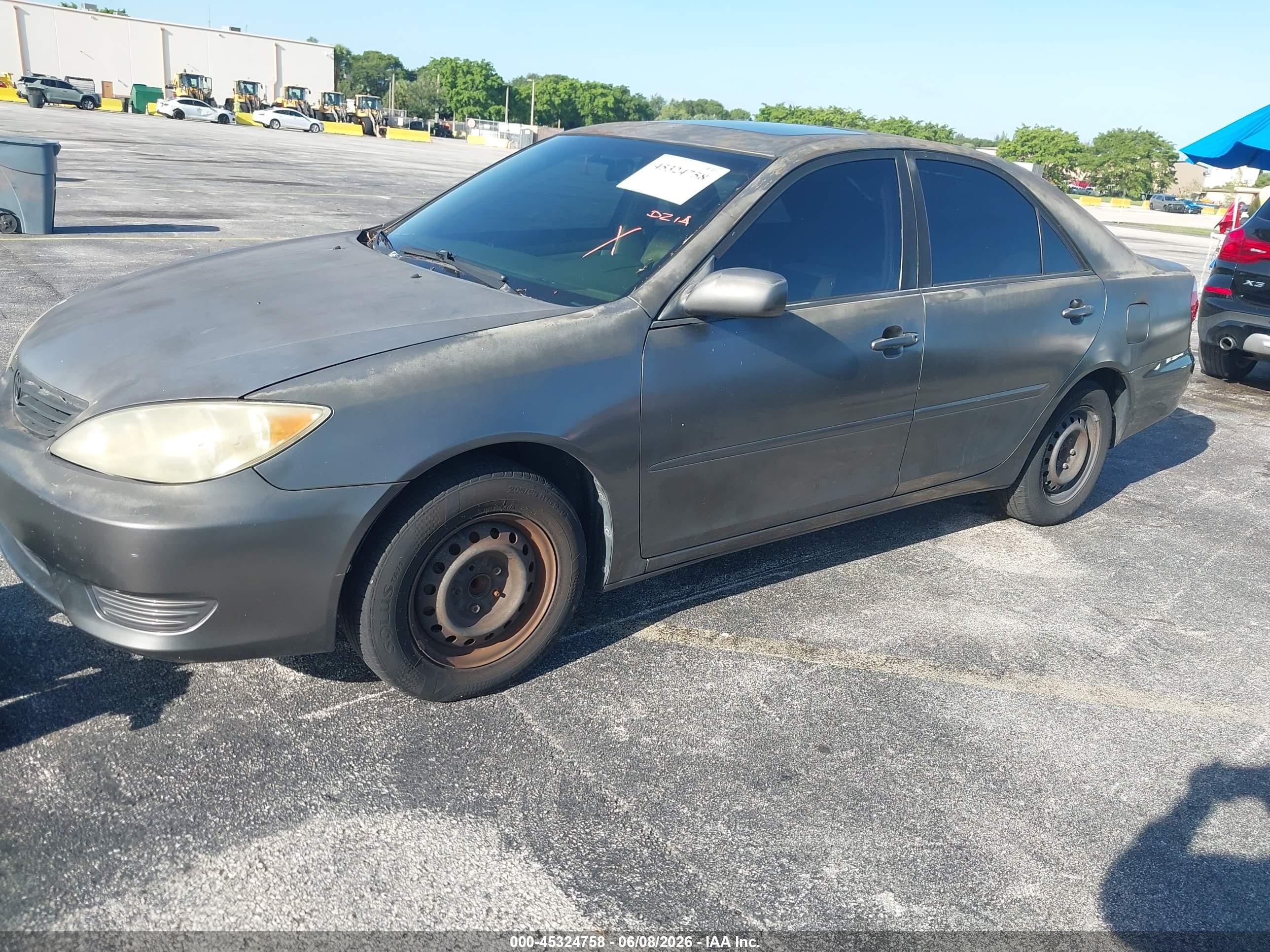 2006 Toyota Camry Le Серый vin: JTDBE32K463063877