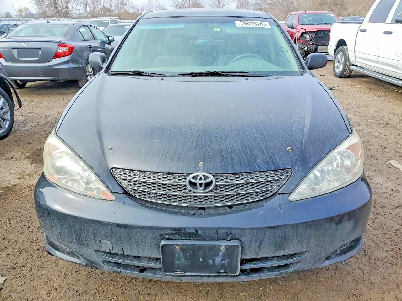2002 Toyota Camry Le Черный vin: JTDBE32K520085303