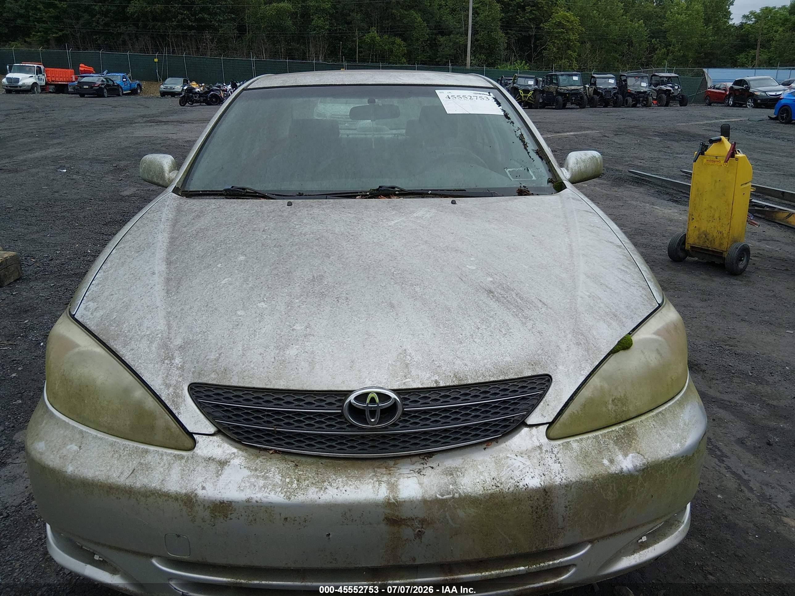 2002 Toyota Camry Le Silver vin: JTDBE32K520090016