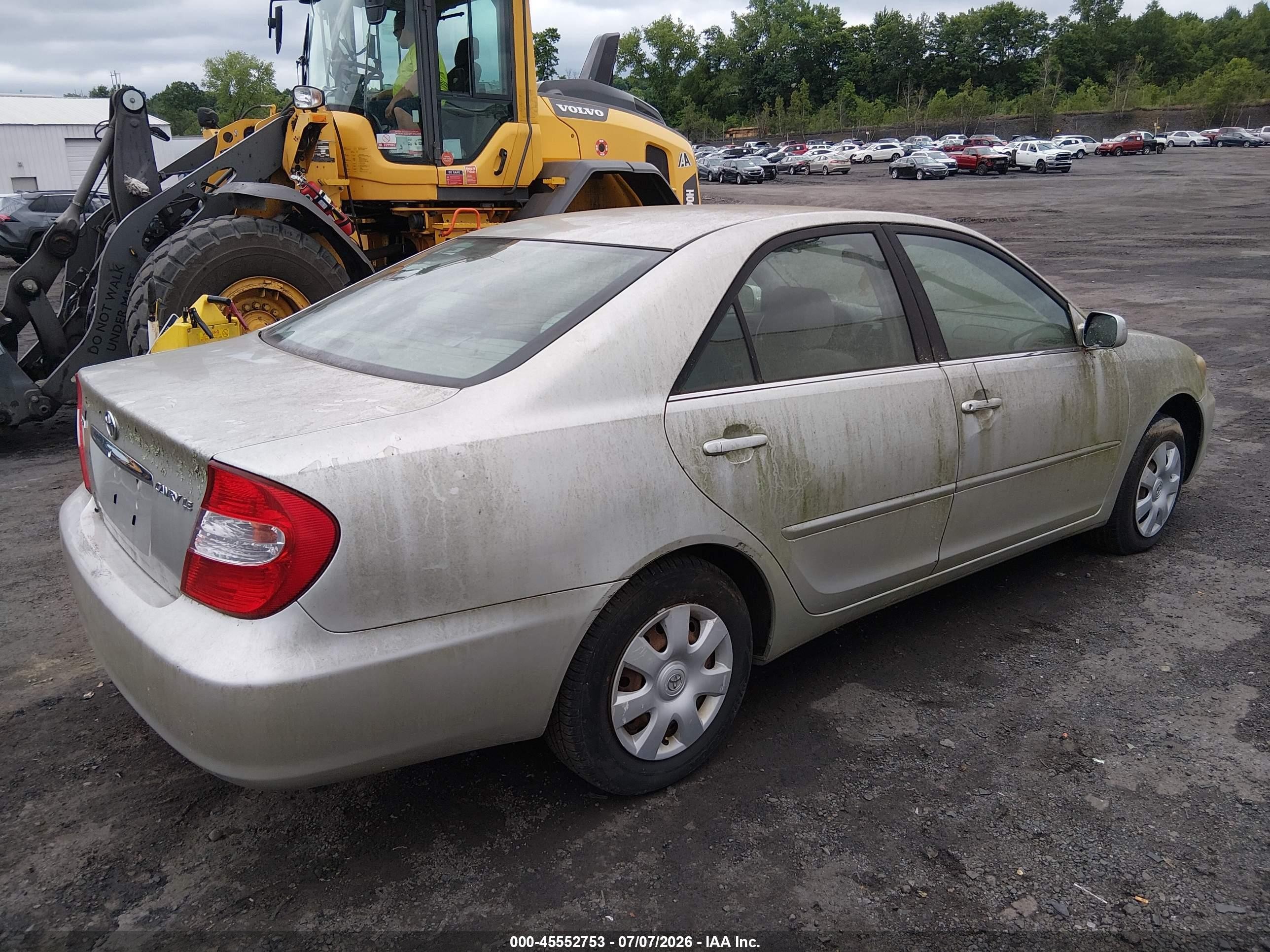 2002 Toyota Camry Le Silver vin: JTDBE32K520090016