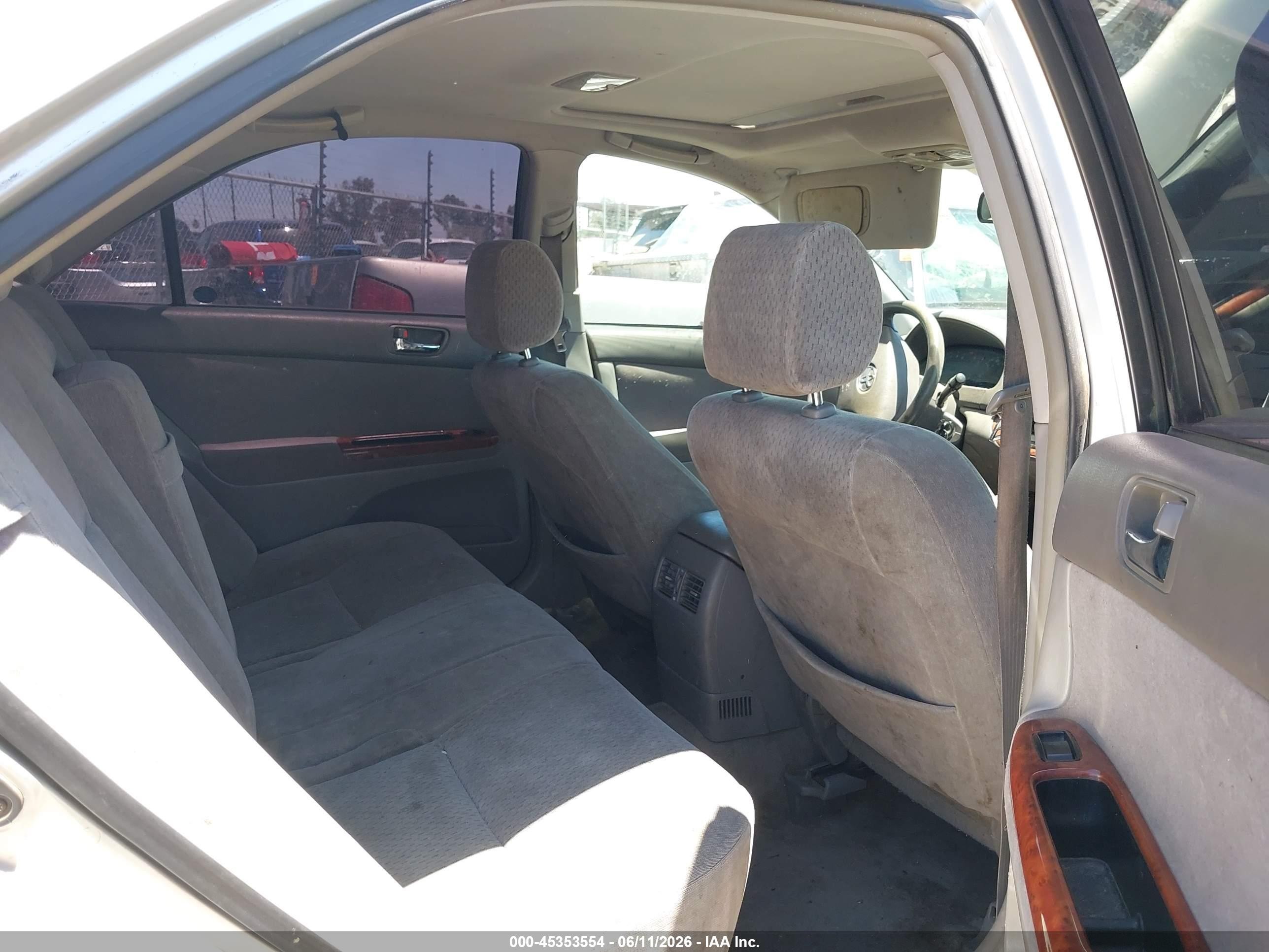 2002 Toyota Camry Xle Gray vin: JTDBE32K520106960