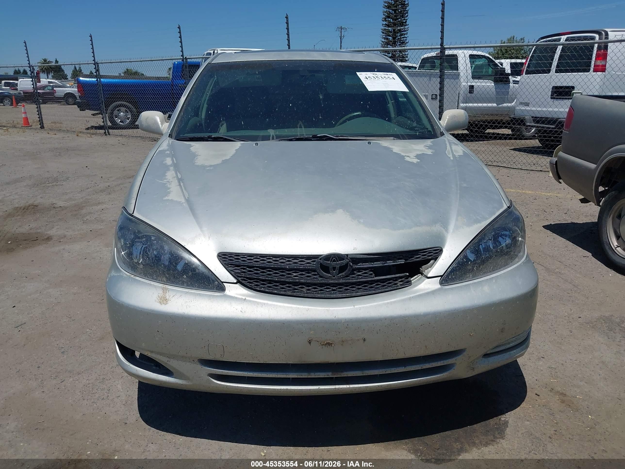 2002 Toyota Camry Xle Gray vin: JTDBE32K520106960