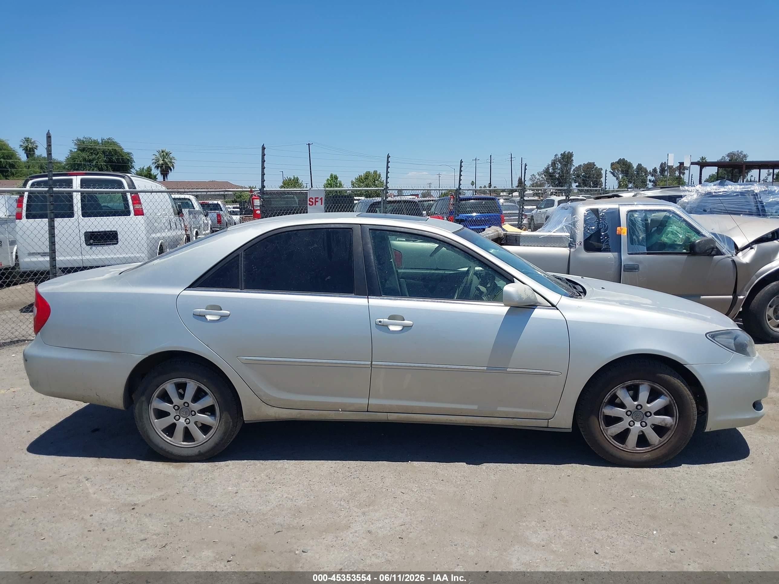 2002 Toyota Camry Xle Gray vin: JTDBE32K520106960