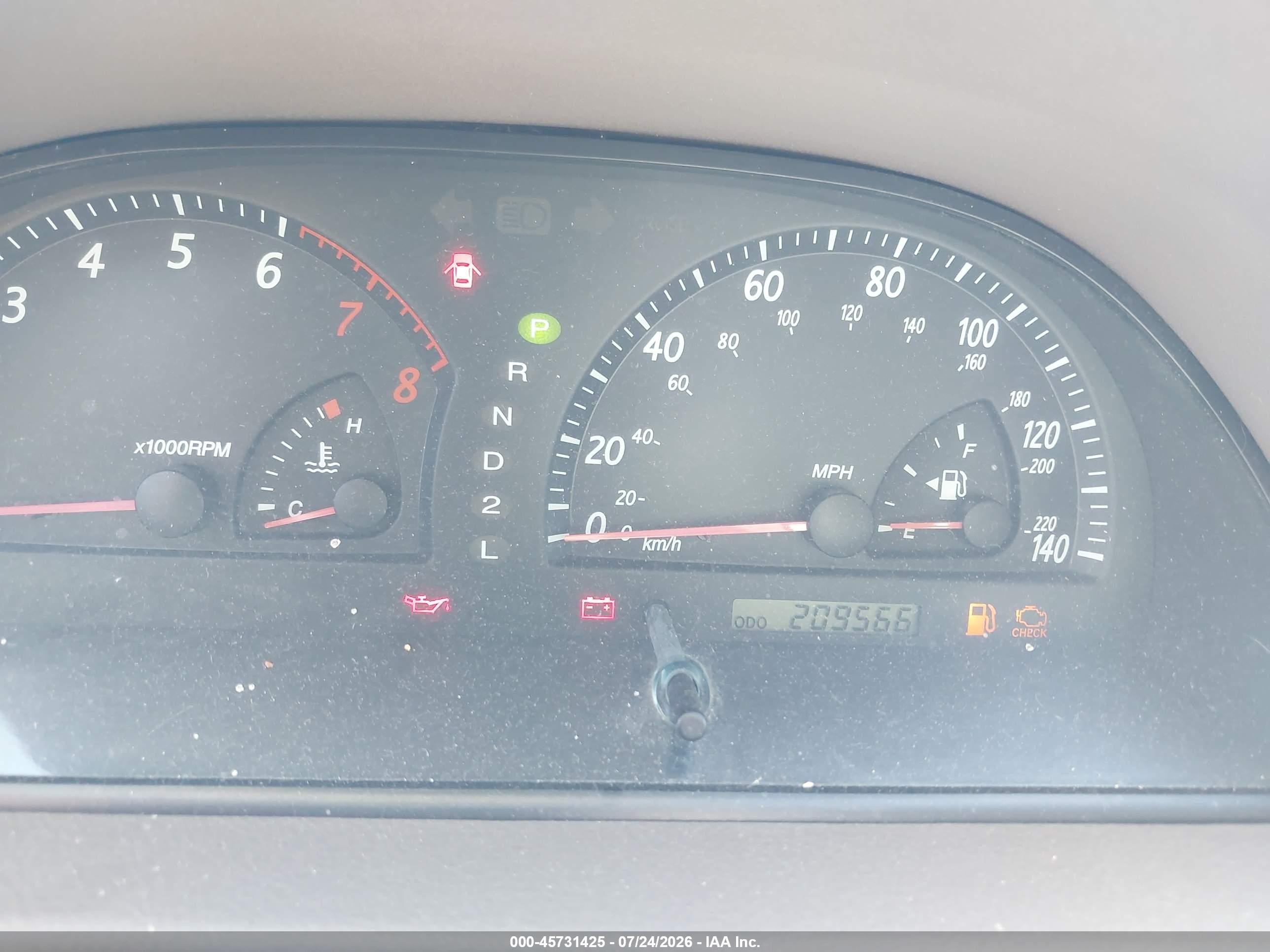 2003 Toyota Camry Le Белый vin: JTDBE32K530145873