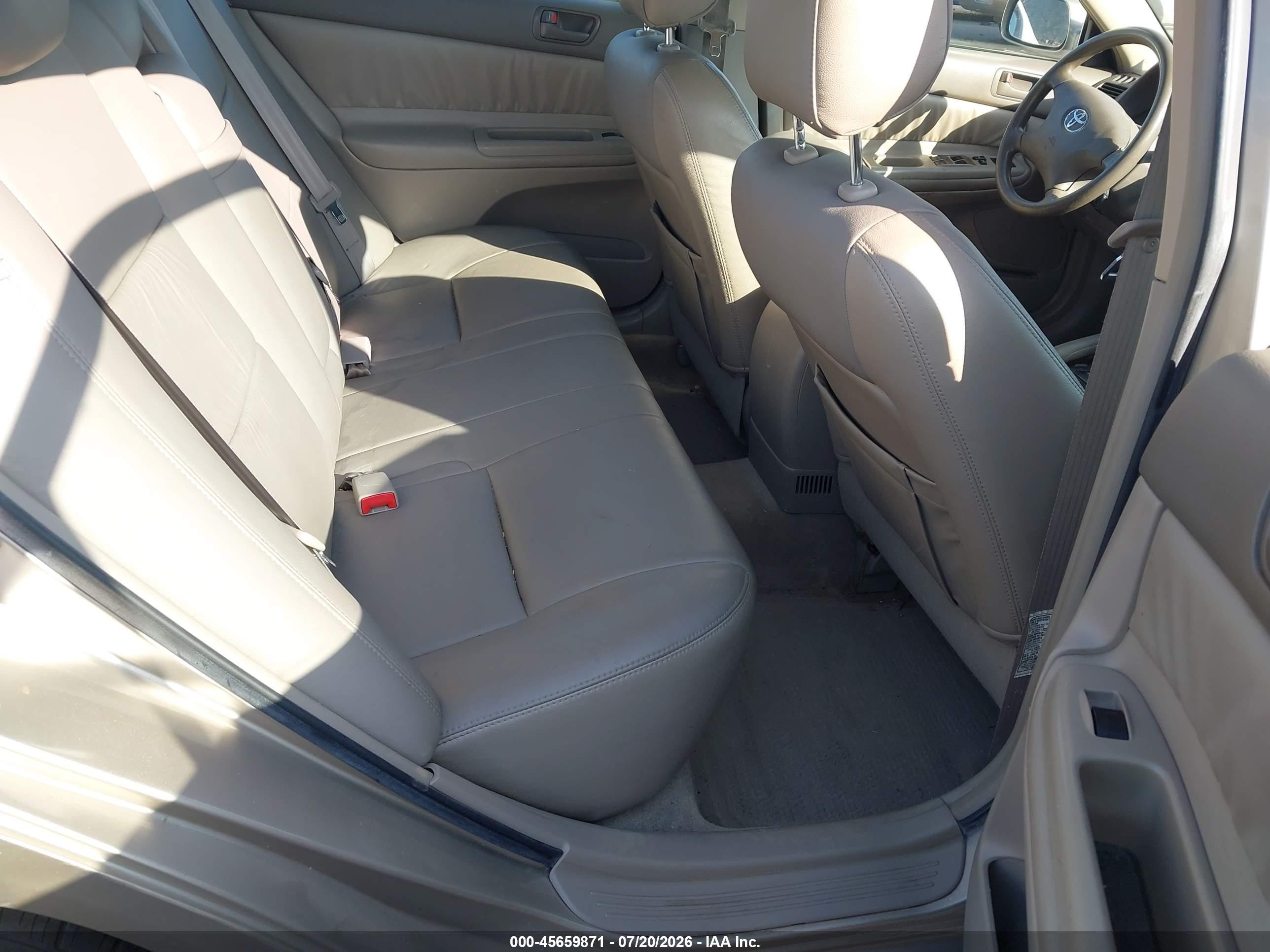 2004 Toyota Camry Le Коричневый vin: JTDBE32K540262001