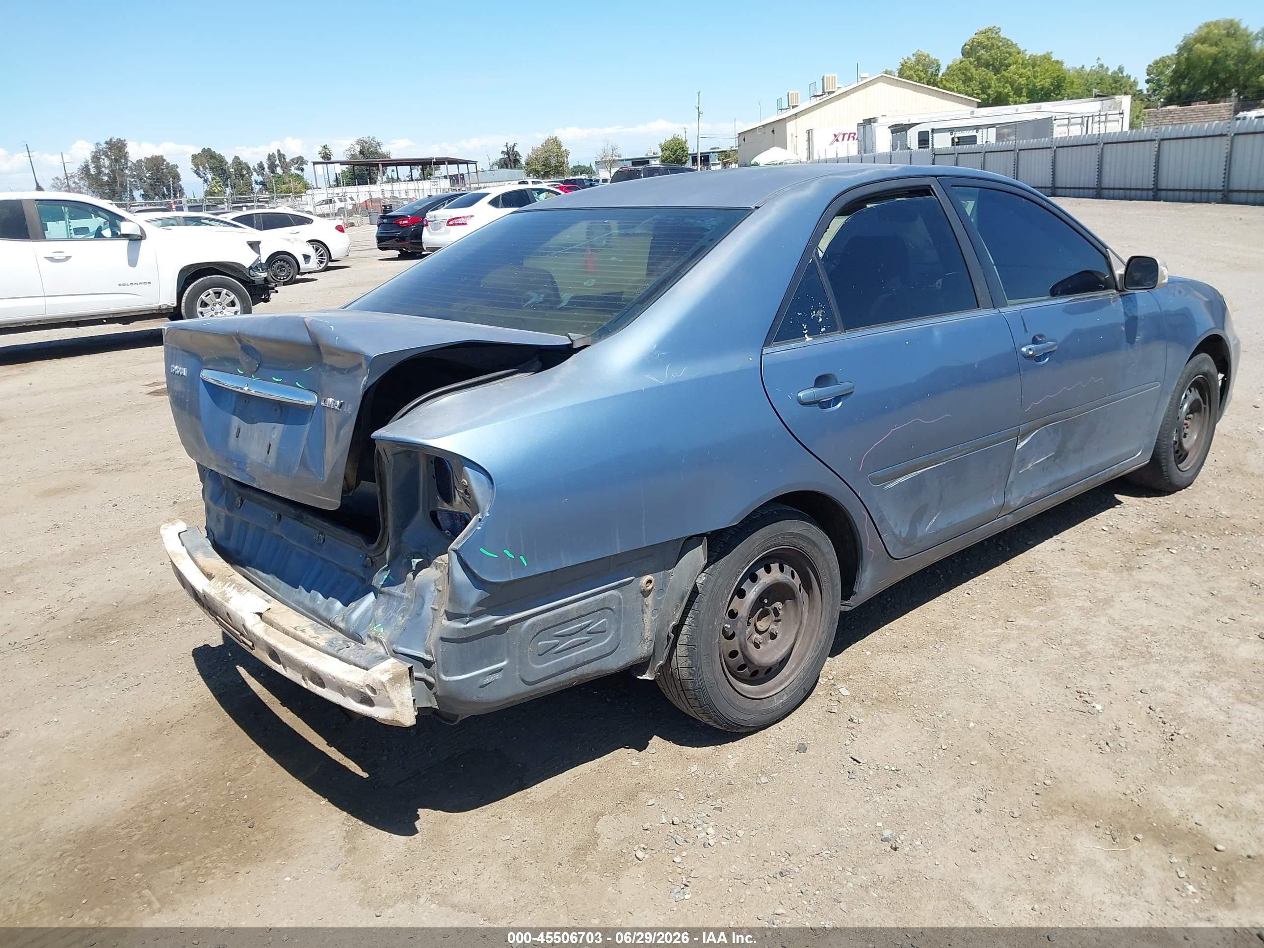 2002 Toyota Camry Le Blue vin: JTDBE32K620029967