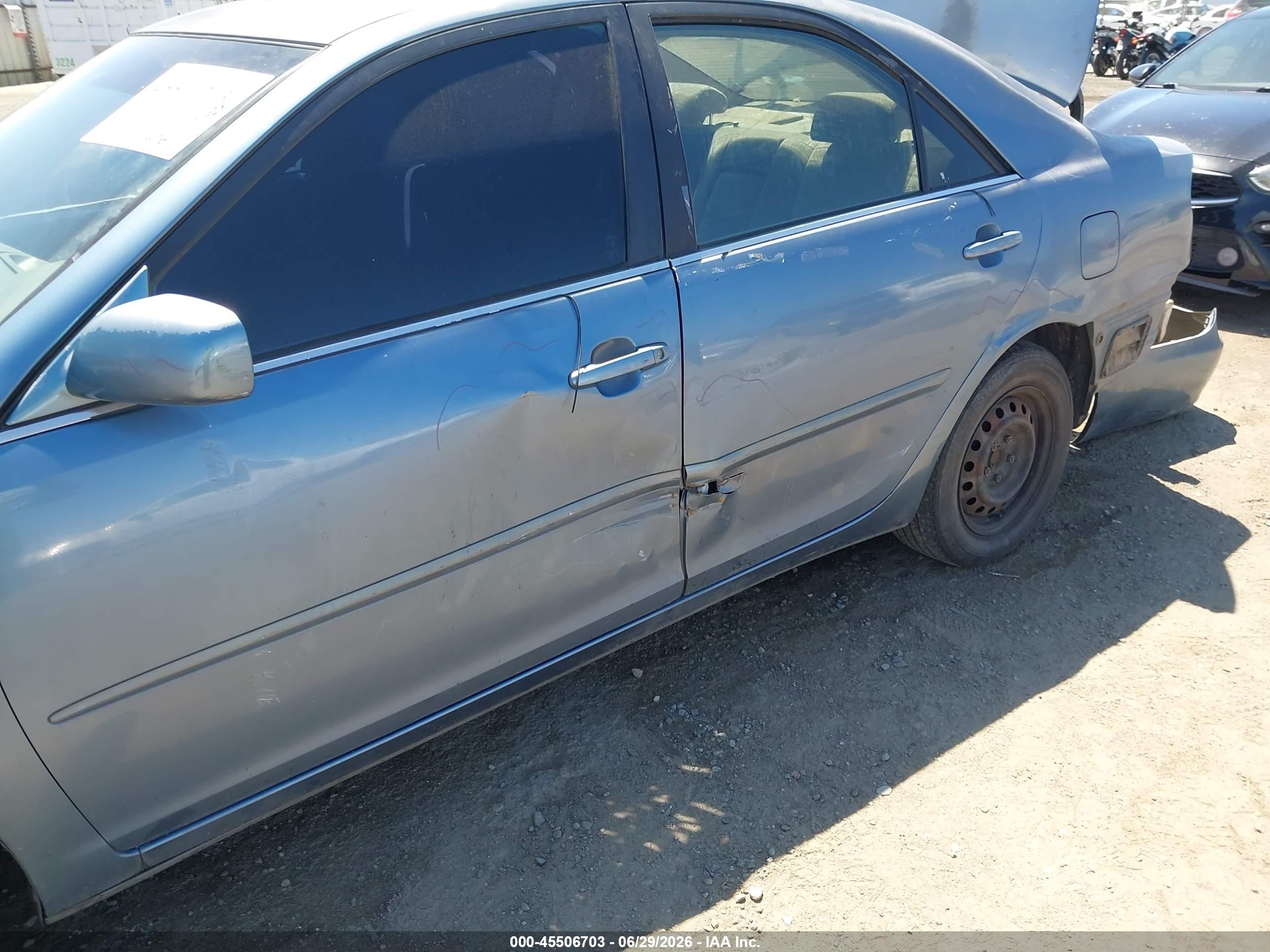 2002 Toyota Camry Le Blue vin: JTDBE32K620029967