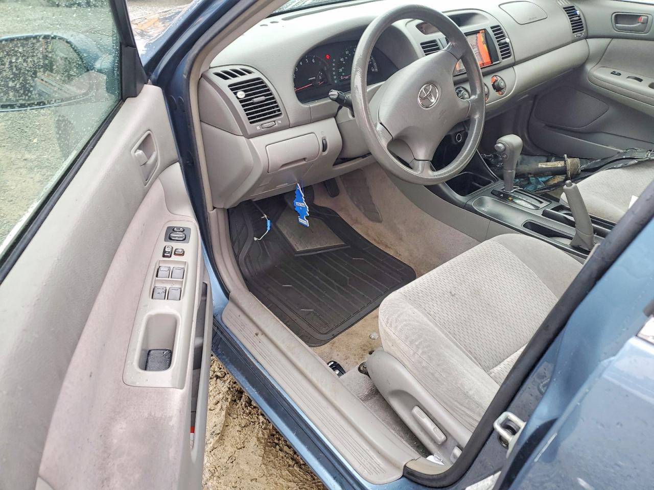 2002 Toyota Camry Blue vin: JTDBE32K620041925
