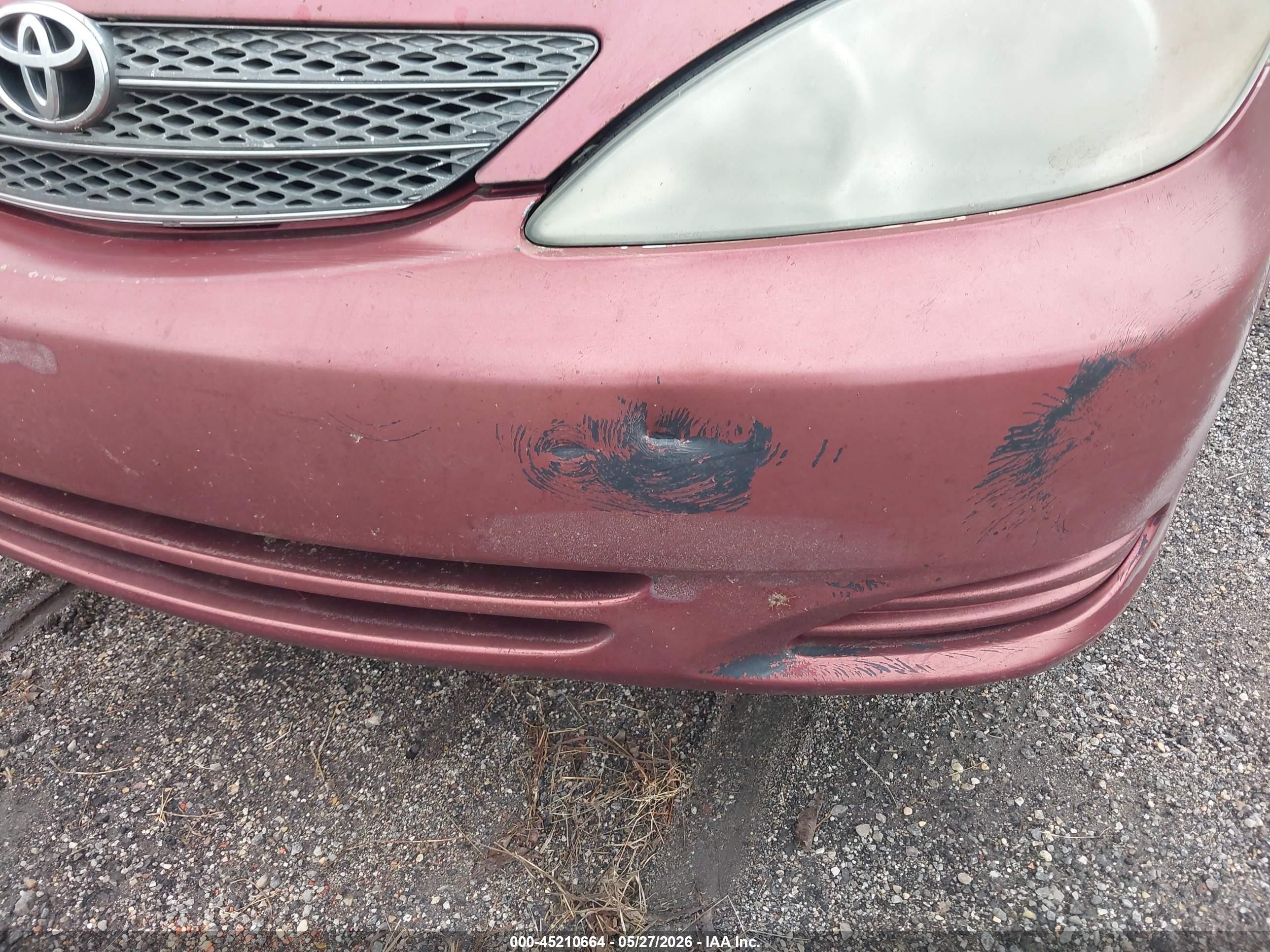 2002 Toyota Camry Le Maroon vin: JTDBE32K620068560