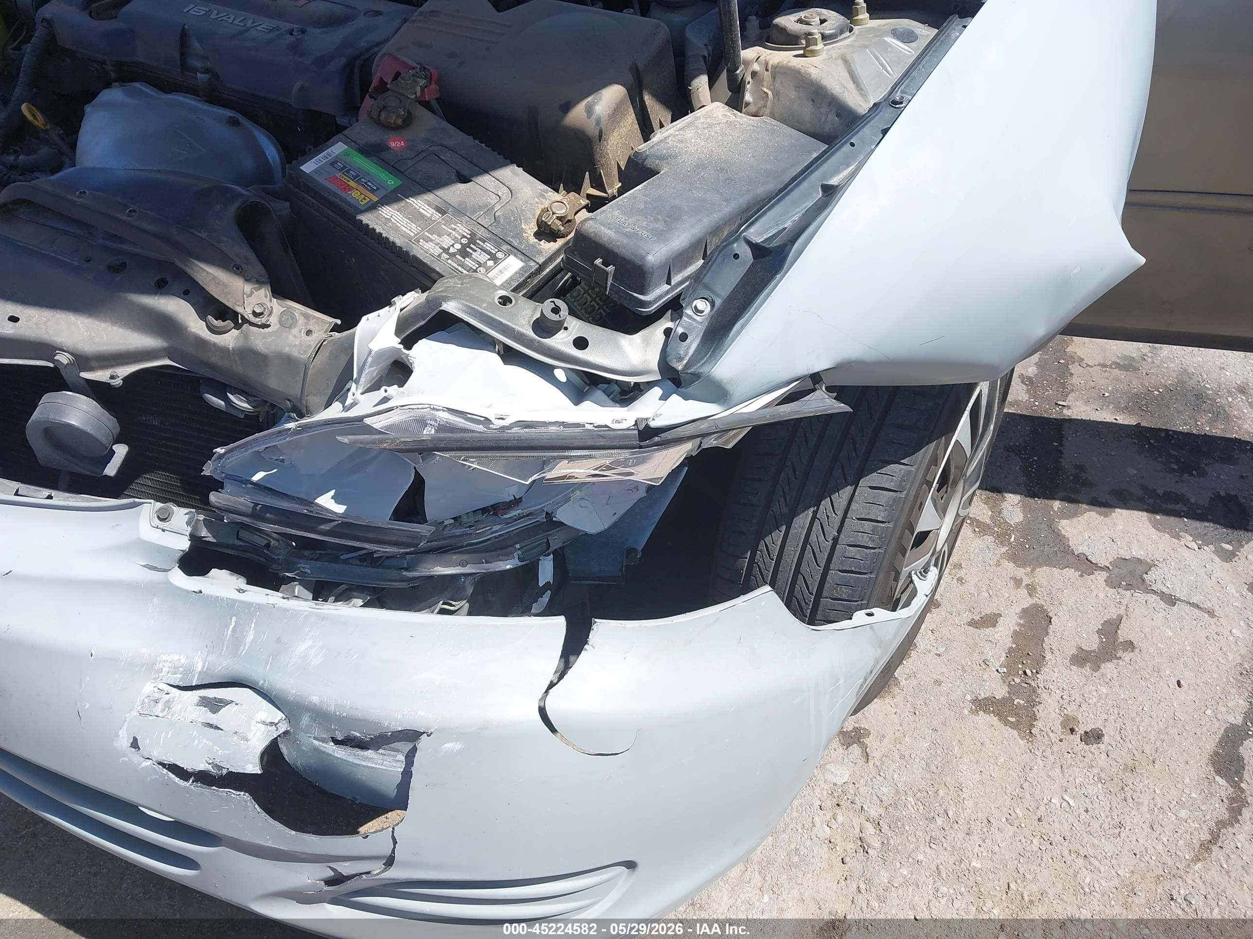 2002 Toyota Camry Le Gray vin: JTDBE32K620076500