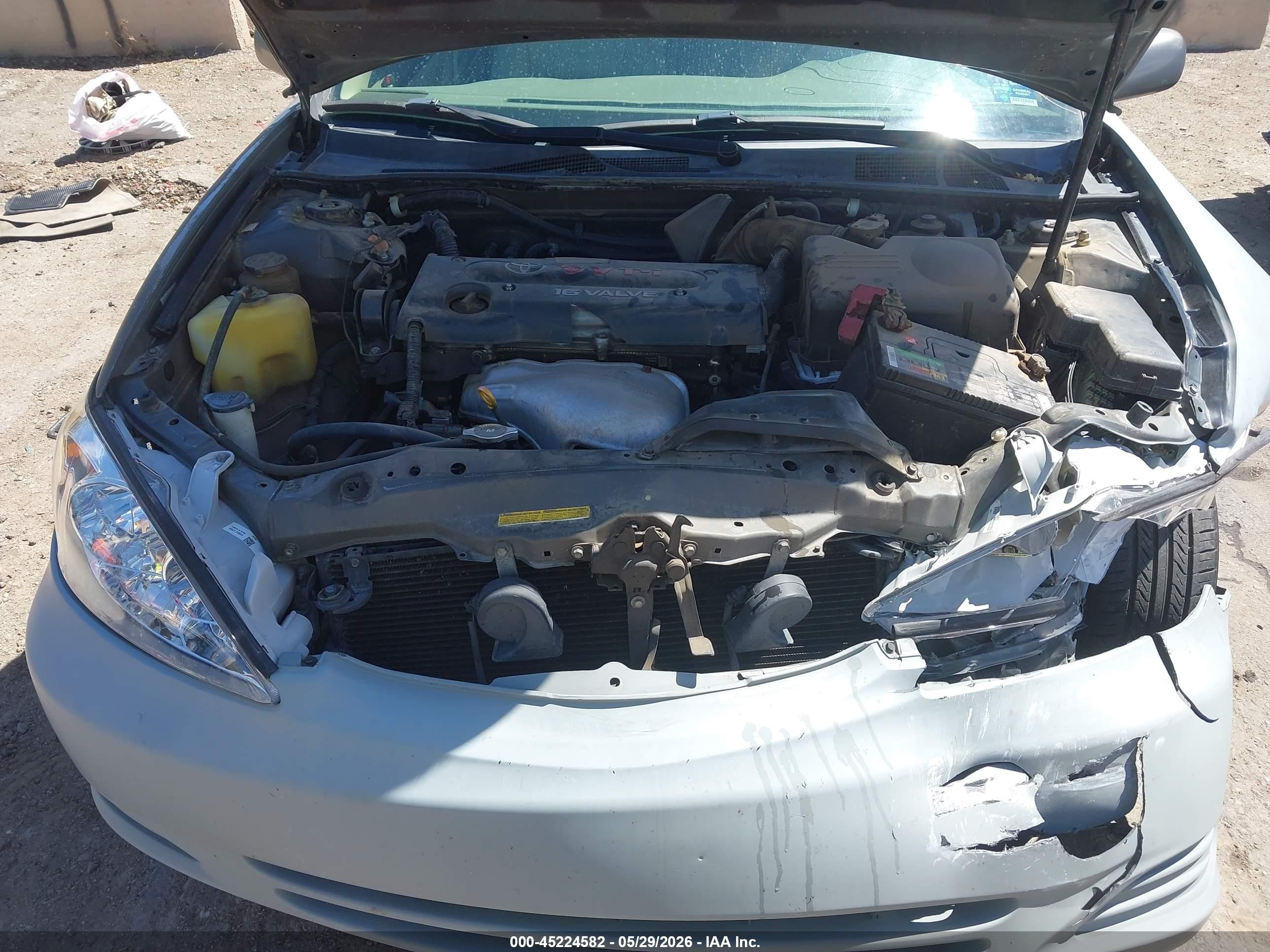 2002 Toyota Camry Le Gray vin: JTDBE32K620076500