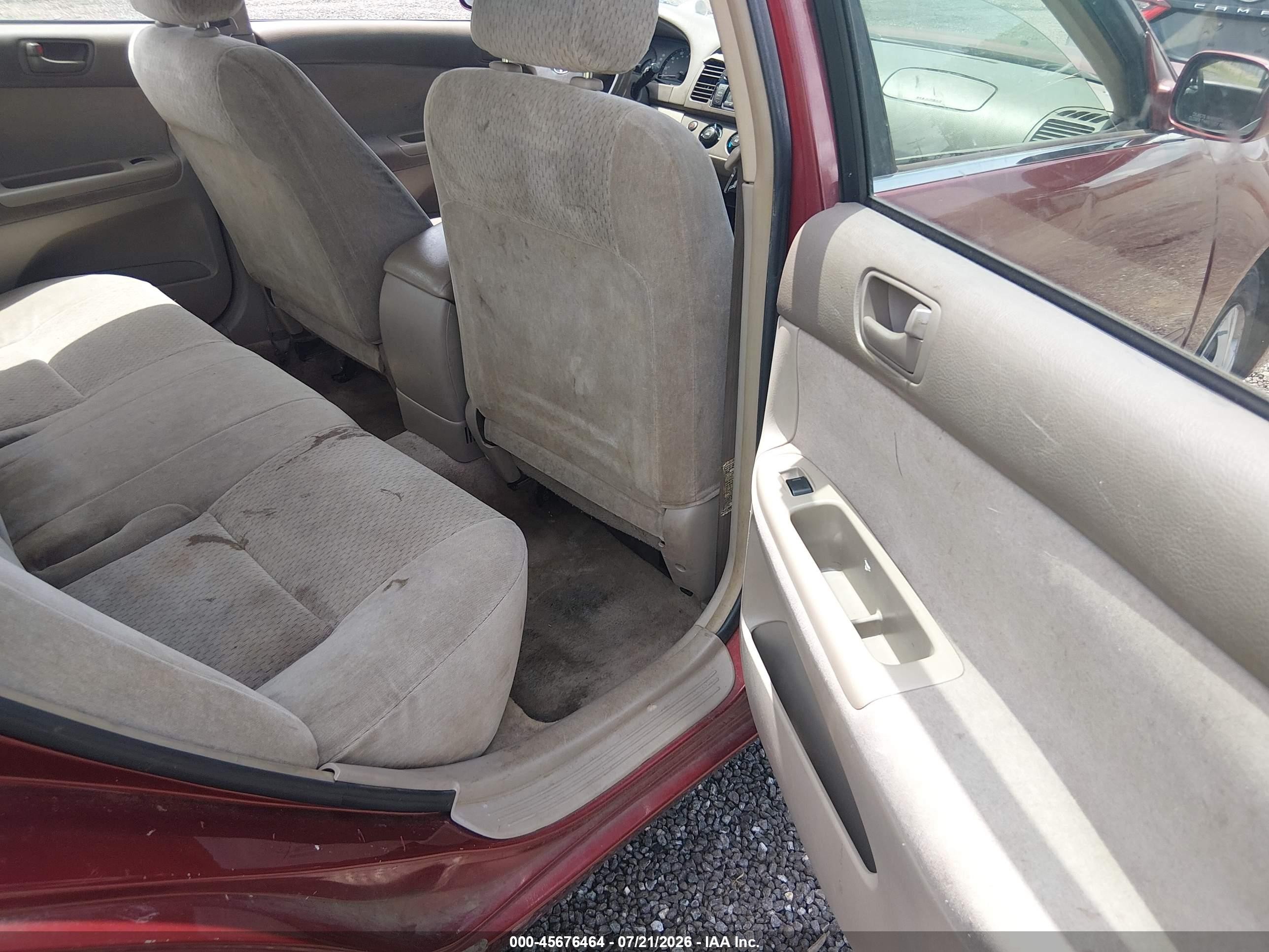 2002 Toyota Camry Le Красный vin: JTDBE32K620115084