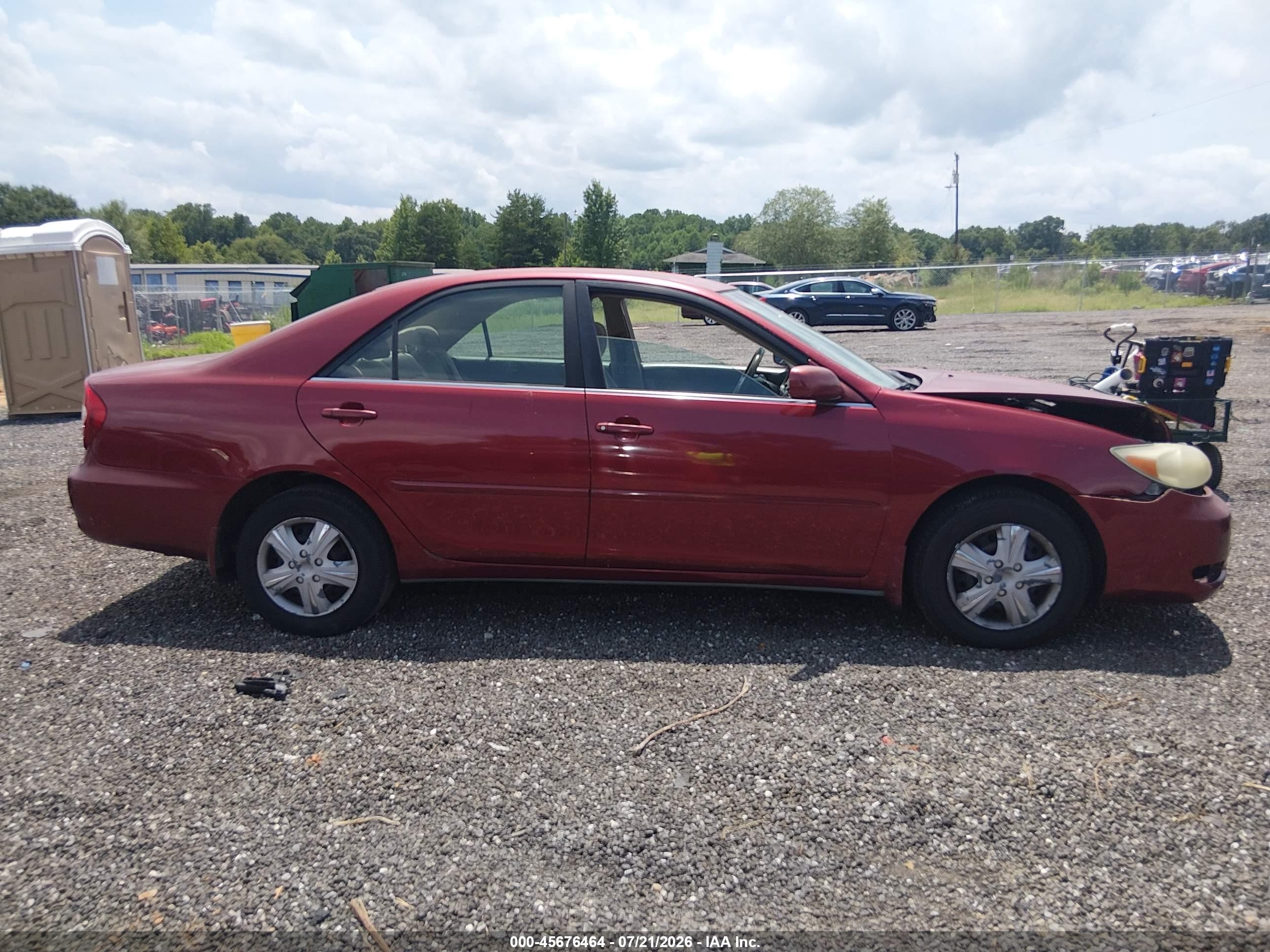 2002 Toyota Camry Le Красный vin: JTDBE32K620115084