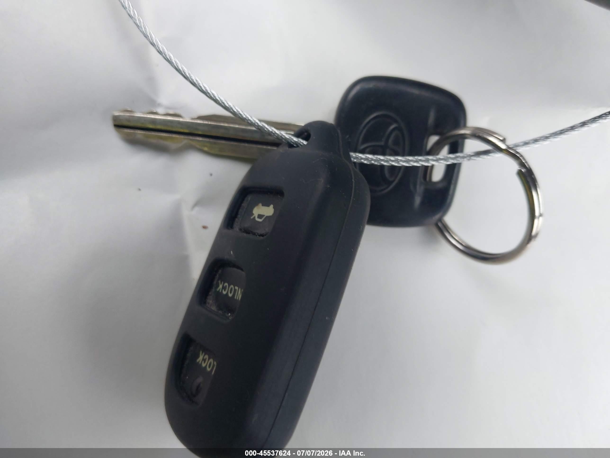 2003 Toyota Camry Le Серый vin: JTDBE32K630147650
