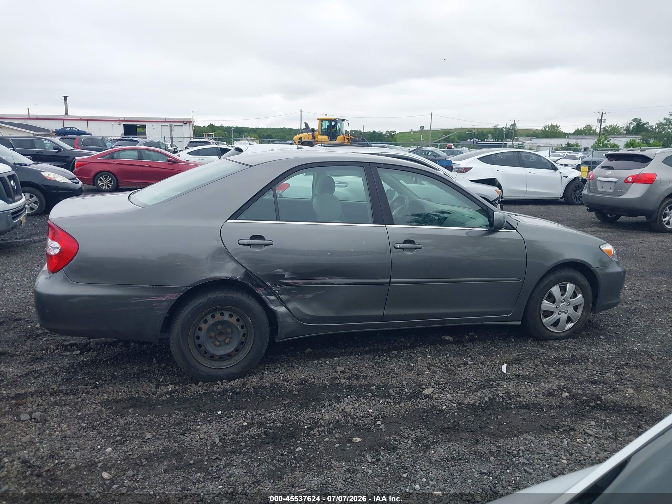 2003 Toyota Camry Le Серый vin: JTDBE32K630147650