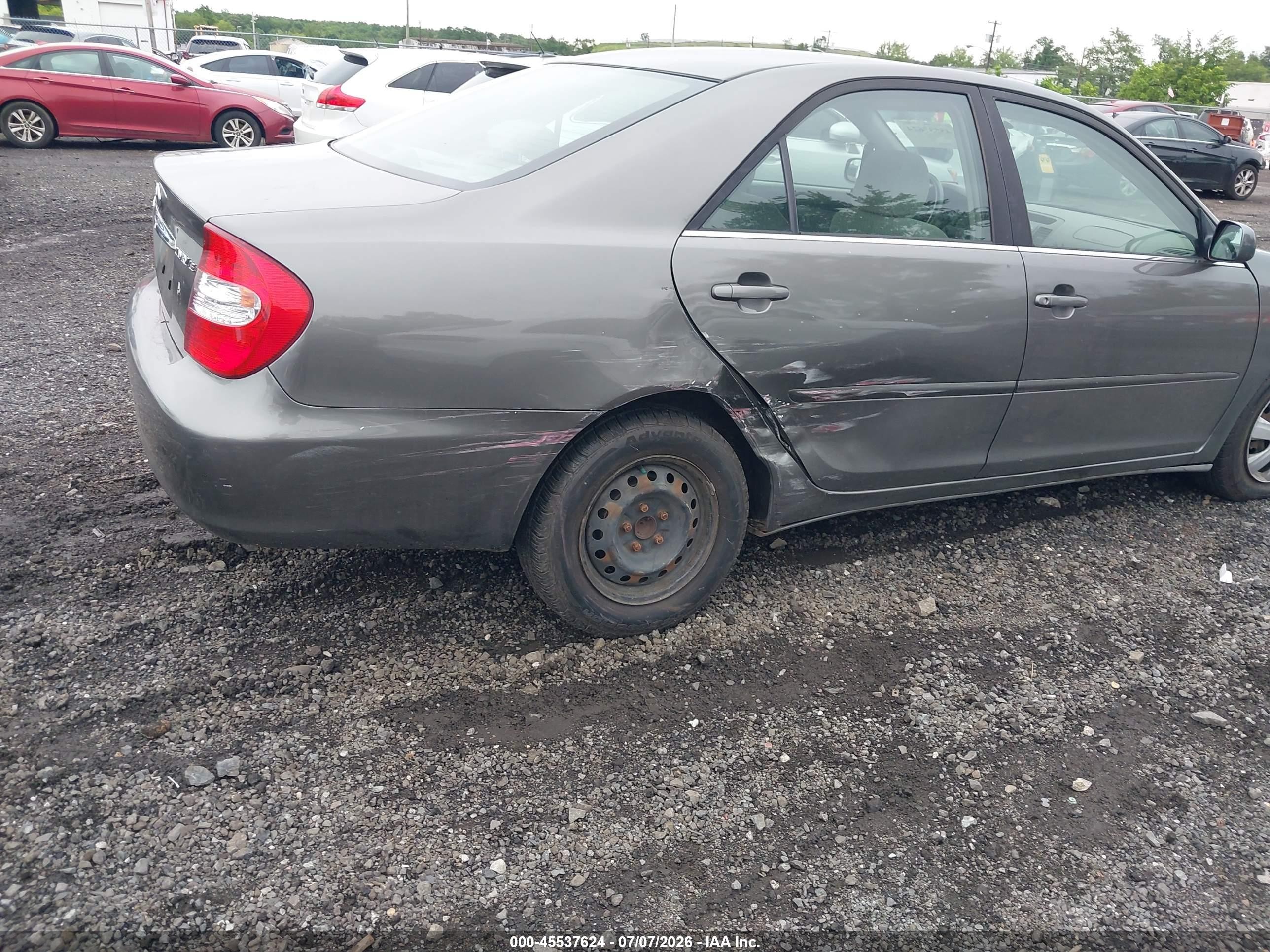 2003 Toyota Camry Le Серый vin: JTDBE32K630147650