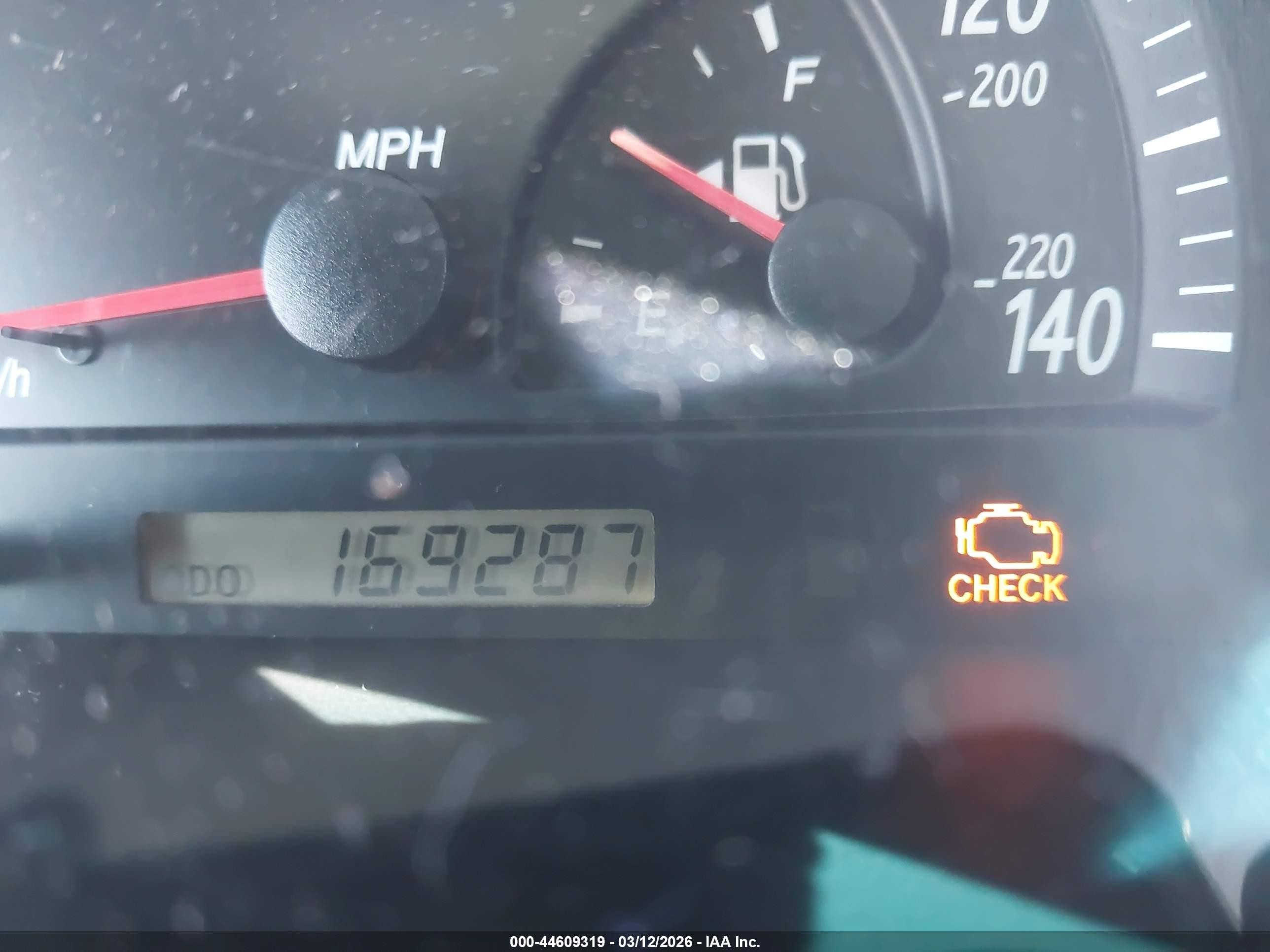 2003 Toyota Camry Le Серебряный vin: JTDBE32K630159944