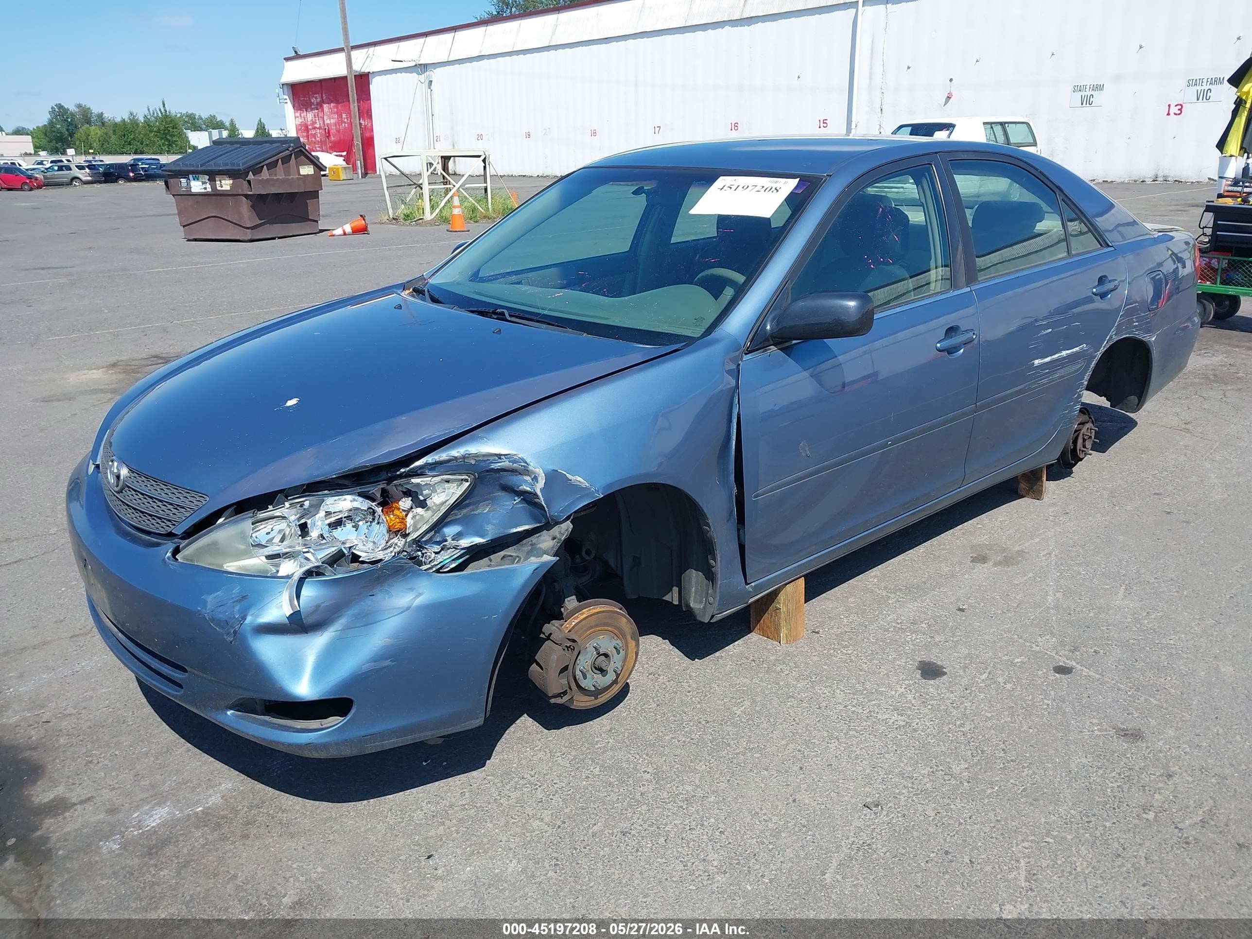 2003 Toyota Camry Le Blue vin: JTDBE32K630163587