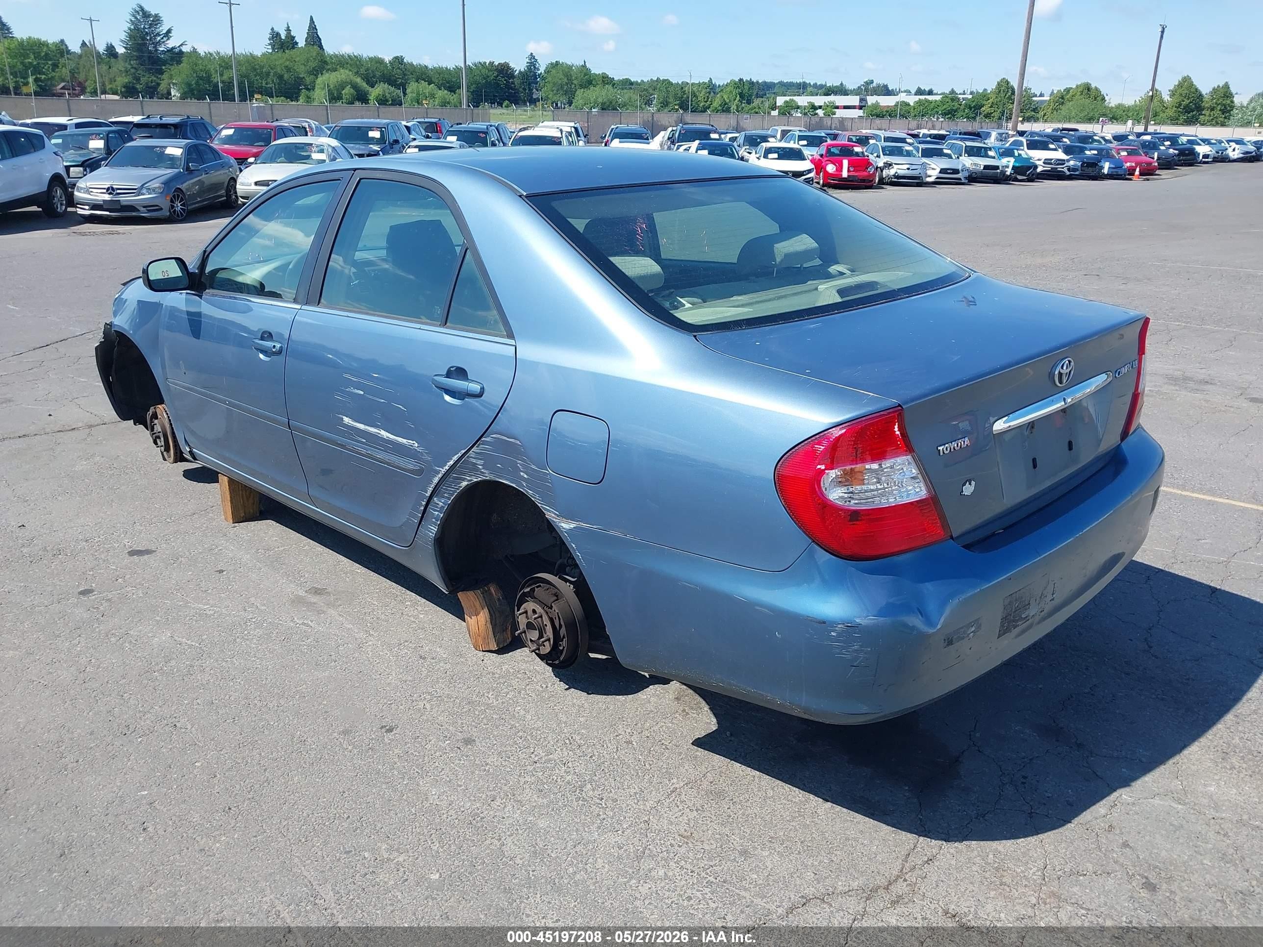 2003 Toyota Camry Le Blue vin: JTDBE32K630163587