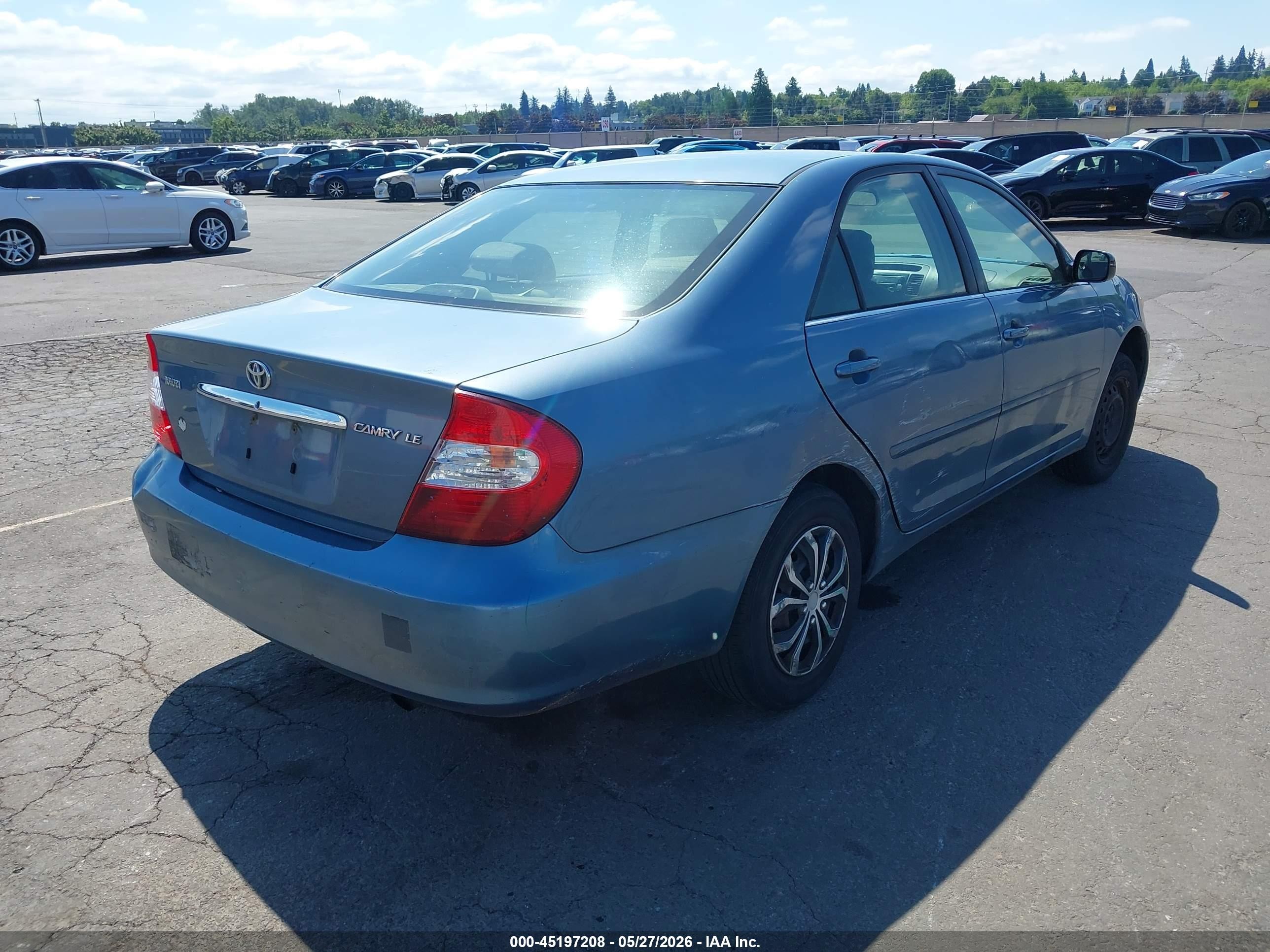 2003 Toyota Camry Le Blue vin: JTDBE32K630163587