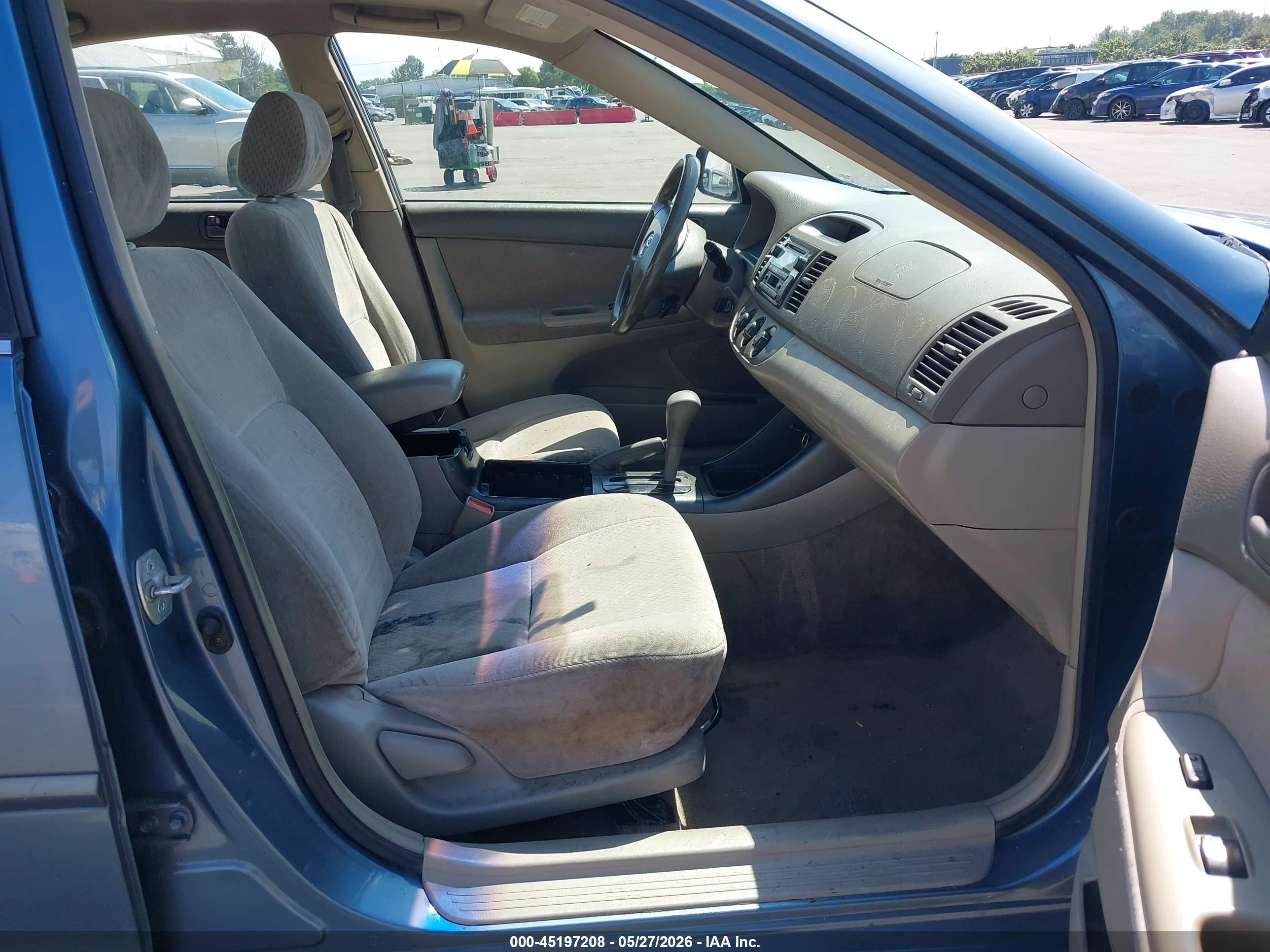 2003 Toyota Camry Le Blue vin: JTDBE32K630163587