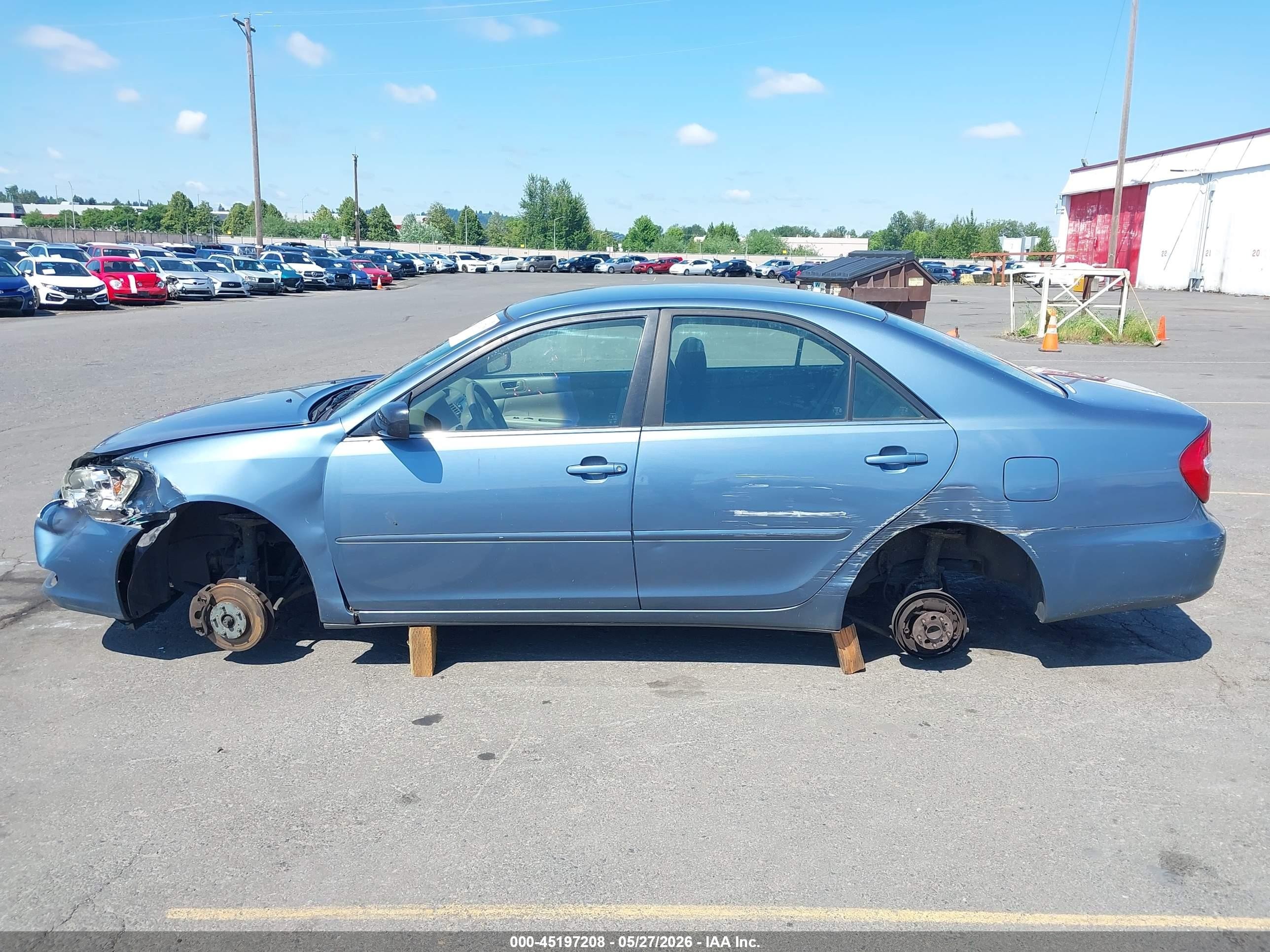2003 Toyota Camry Le Blue vin: JTDBE32K630163587