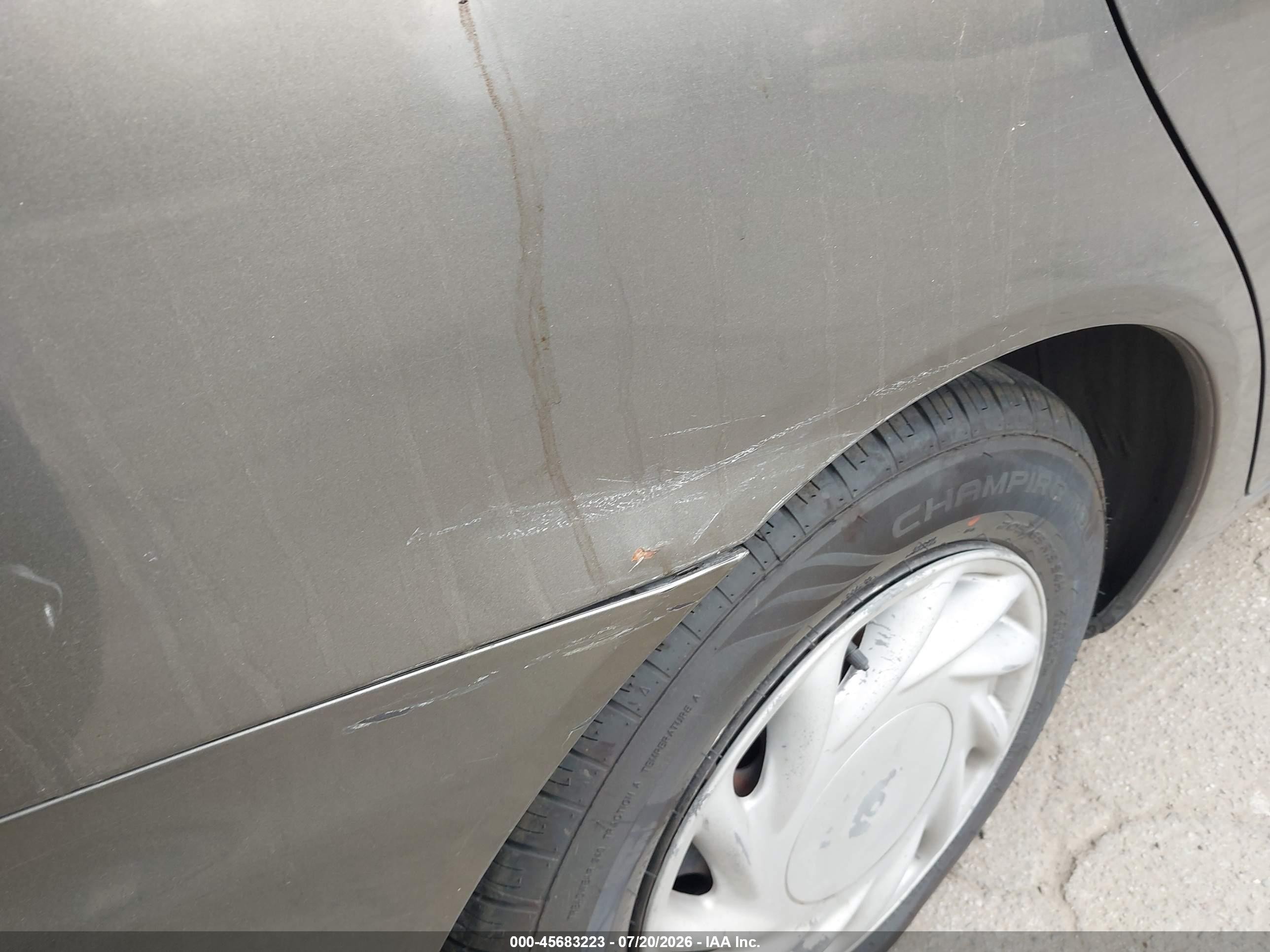 2003 Toyota Camry Le Gray vin: JTDBE32K630184679