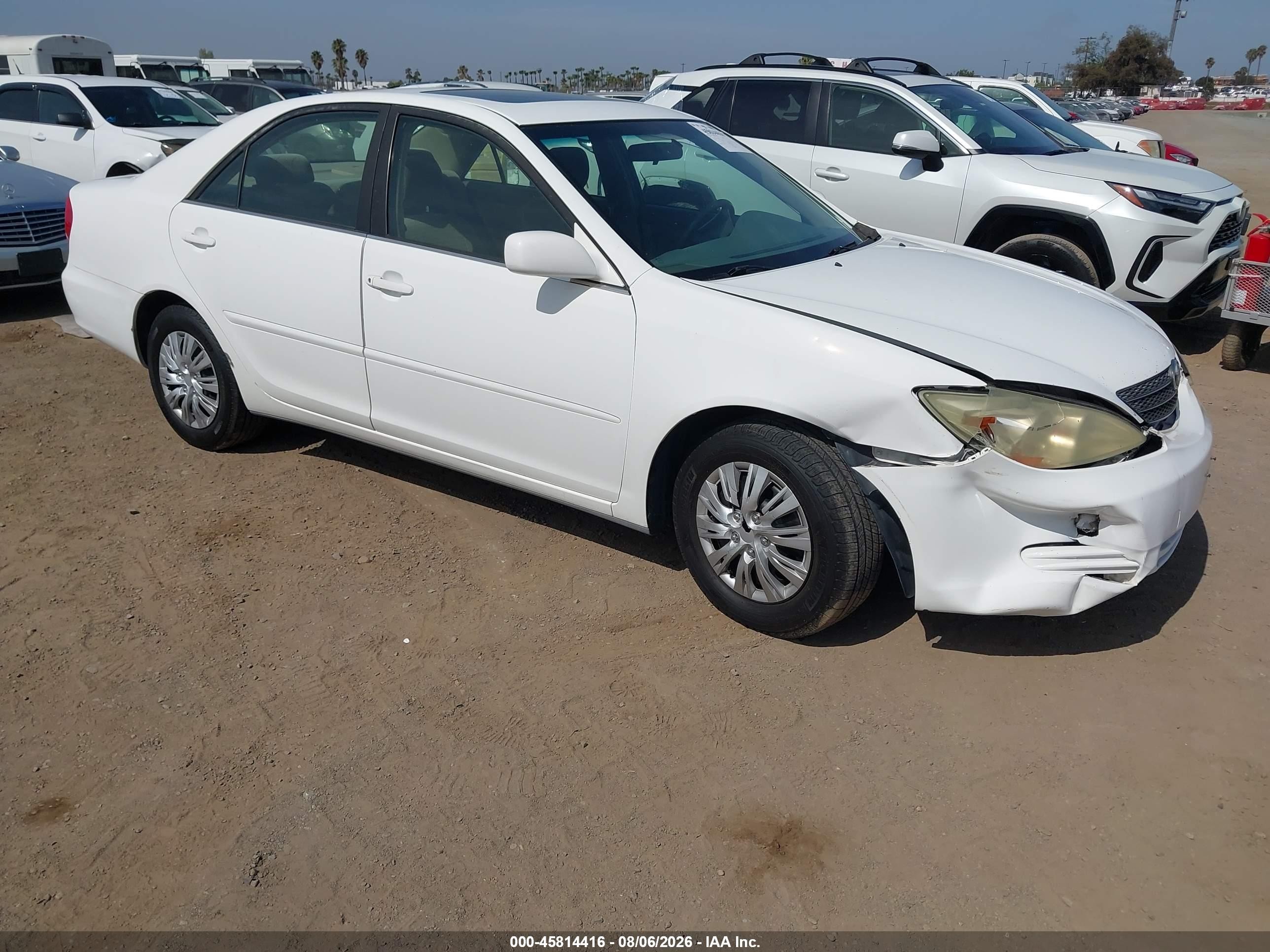 2003 Toyota Camry Le White vin: JTDBE32K630239129