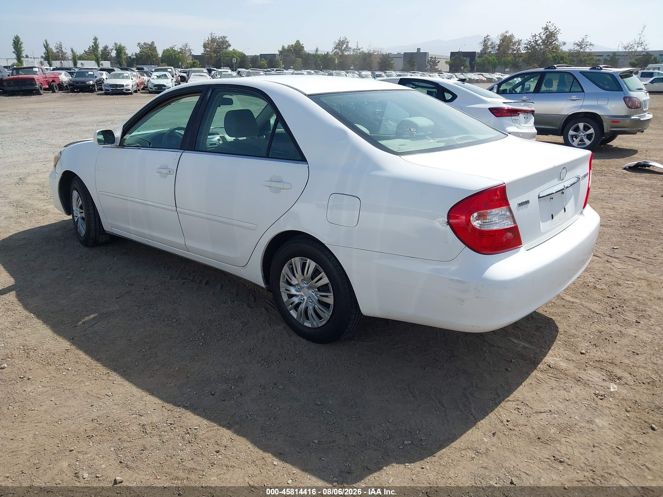 2003 Toyota Camry Le White vin: JTDBE32K630239129