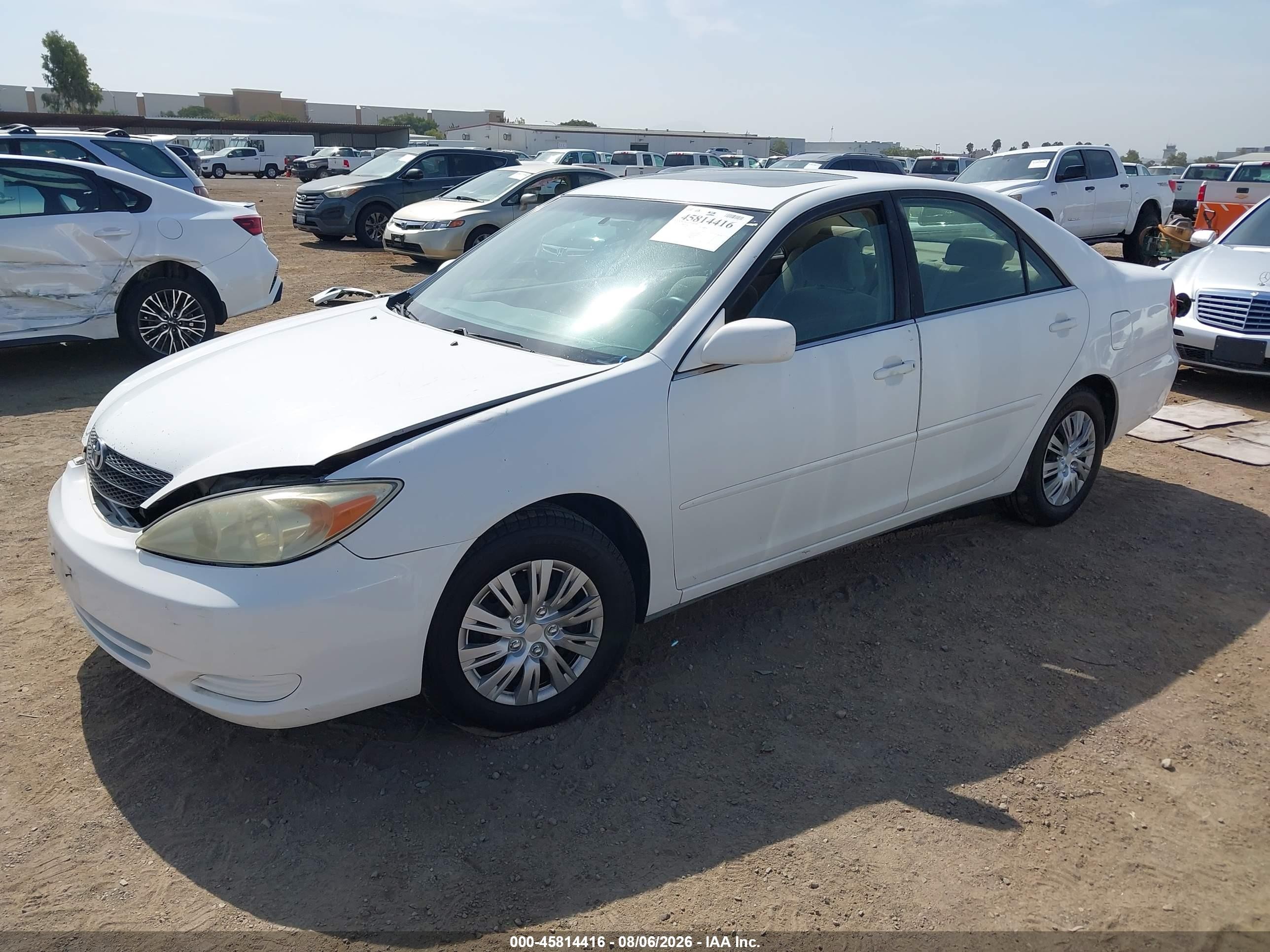 2003 Toyota Camry Le White vin: JTDBE32K630239129