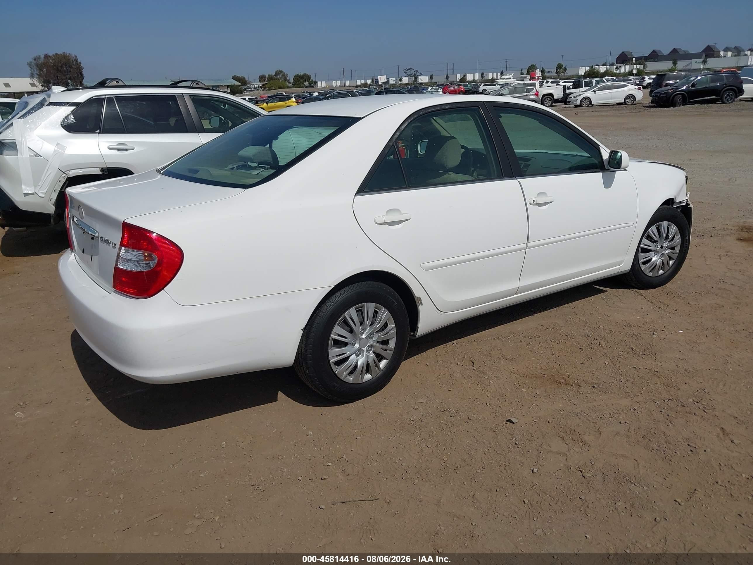 2003 Toyota Camry Le White vin: JTDBE32K630239129