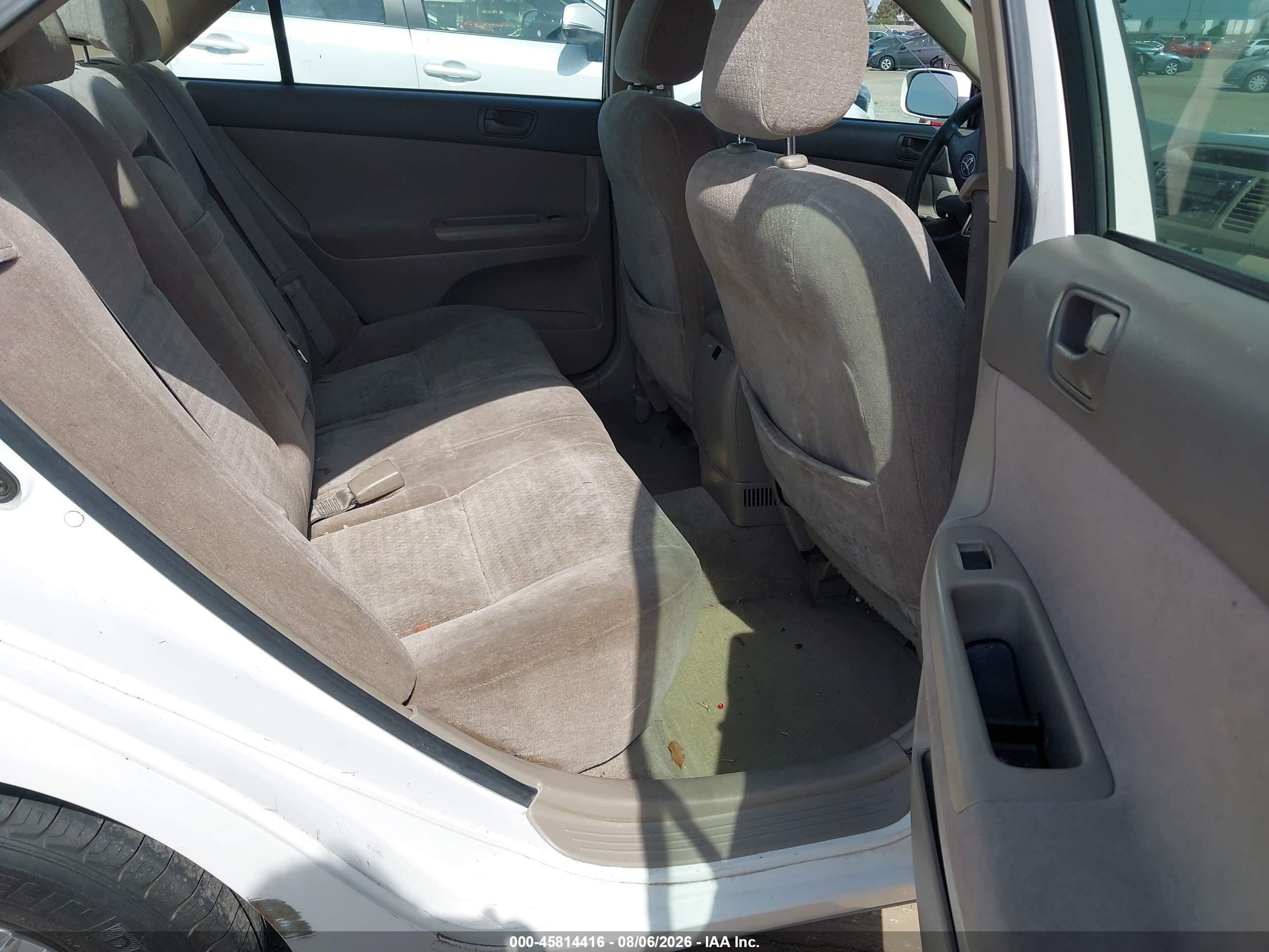 2003 Toyota Camry Le White vin: JTDBE32K630239129