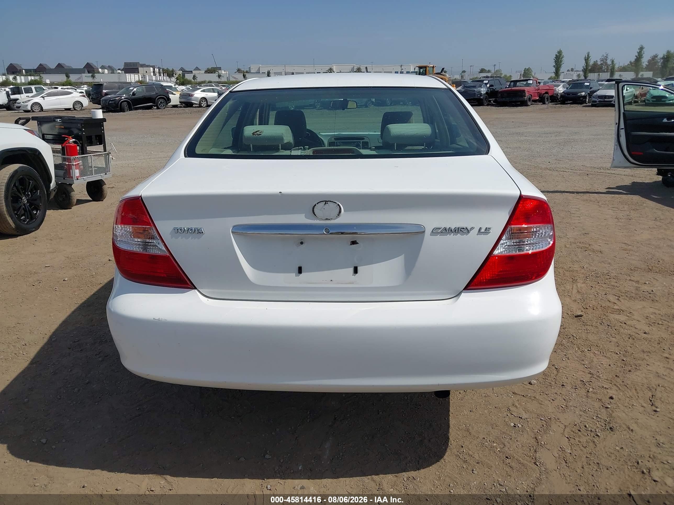 2003 Toyota Camry Le White vin: JTDBE32K630239129